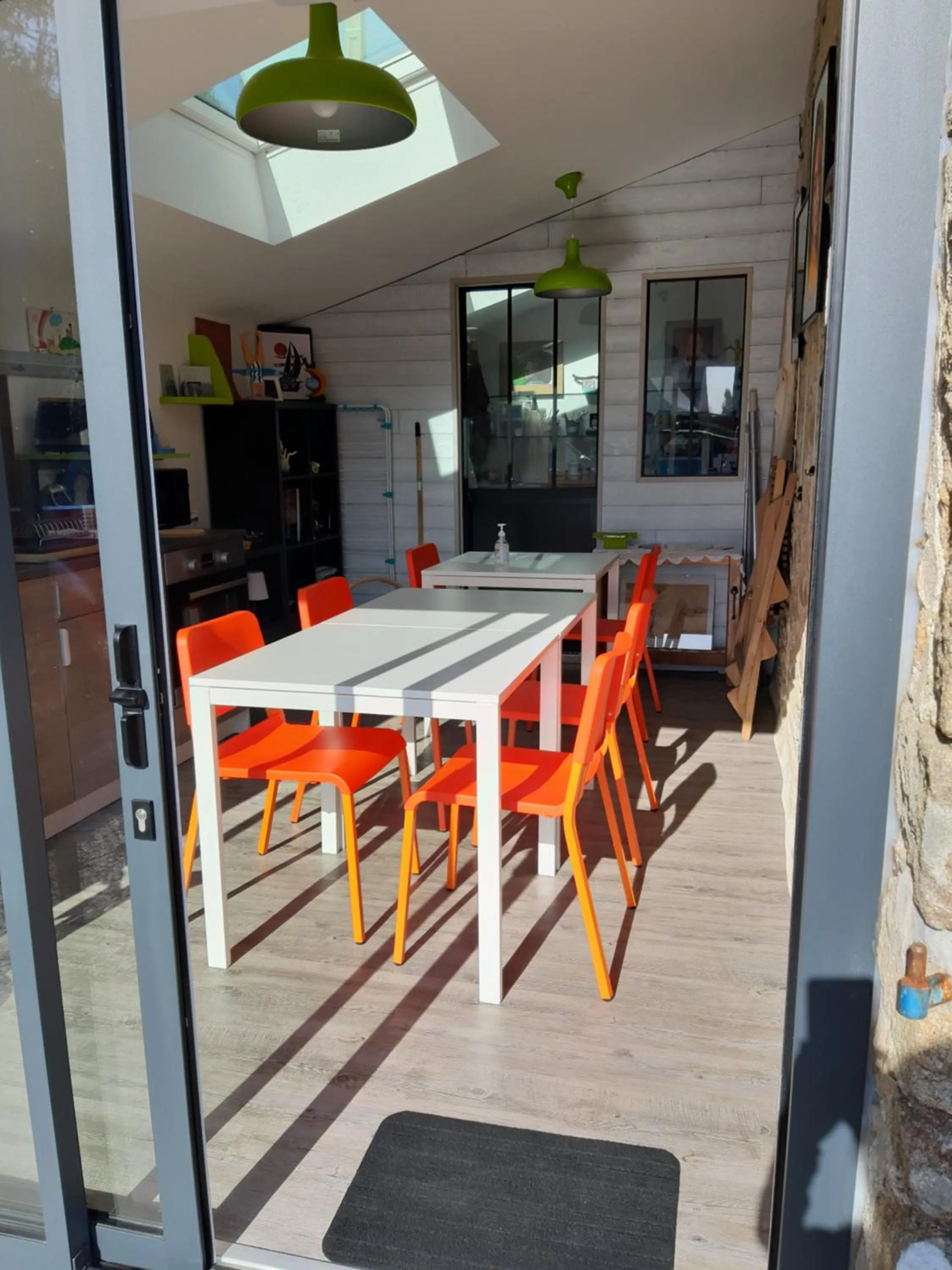 Kitchen or kitchenette in La Longère d'Arzoù, chambres d'hôtes