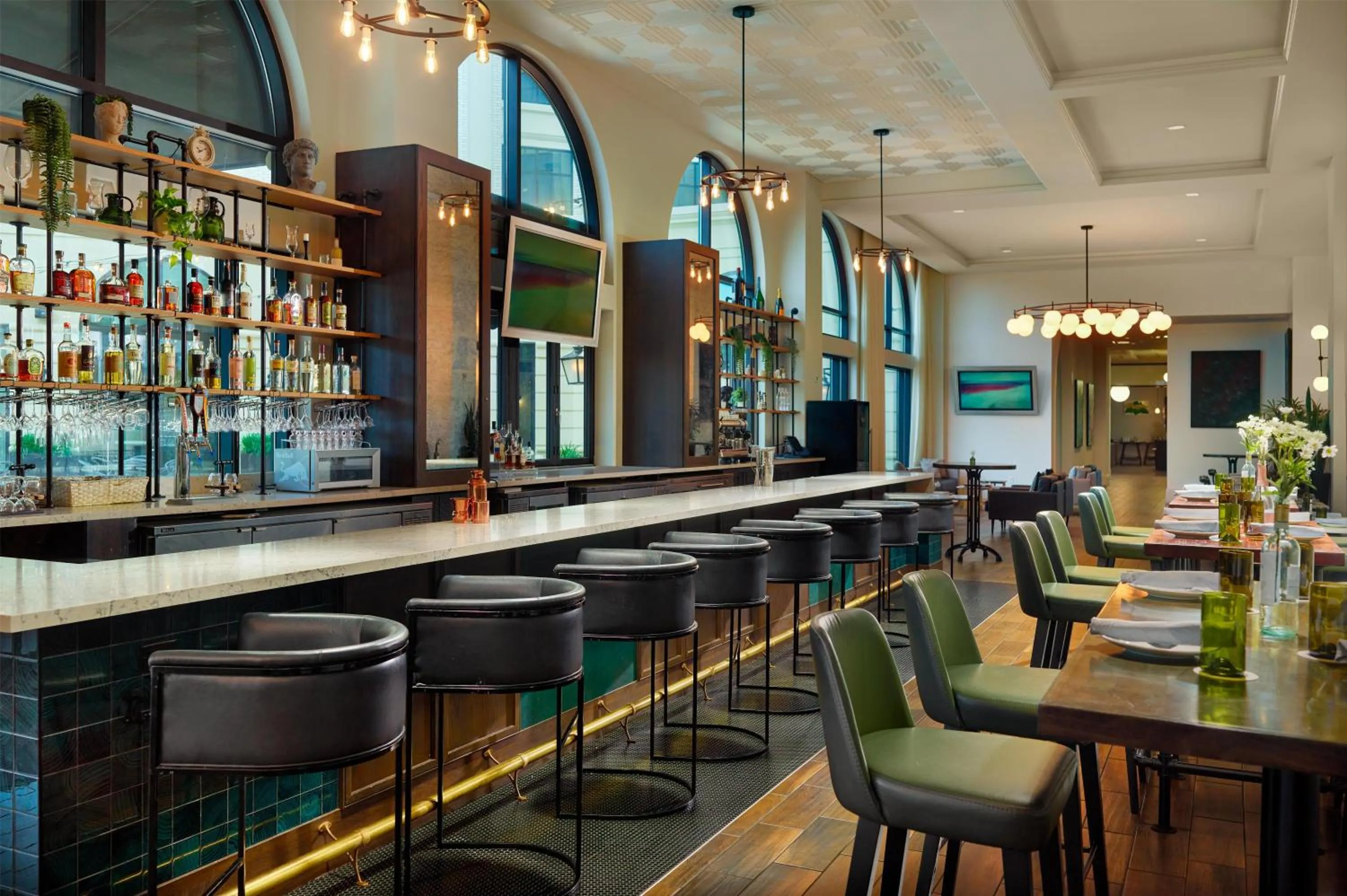 Lounge or bar in The Hamilton Alpharetta, Curio Collection By Hilton