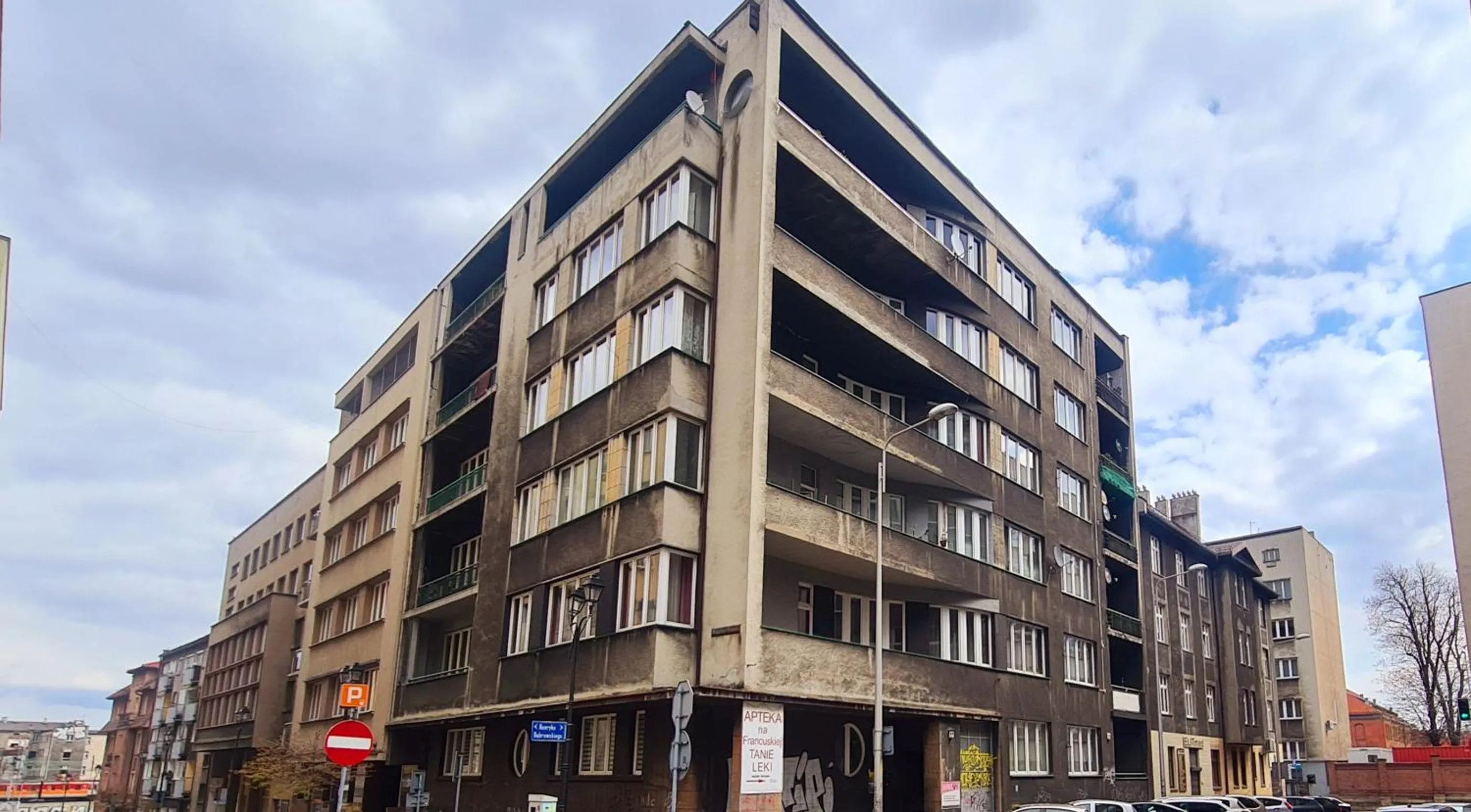 Property building in Hostel Moderna Rest