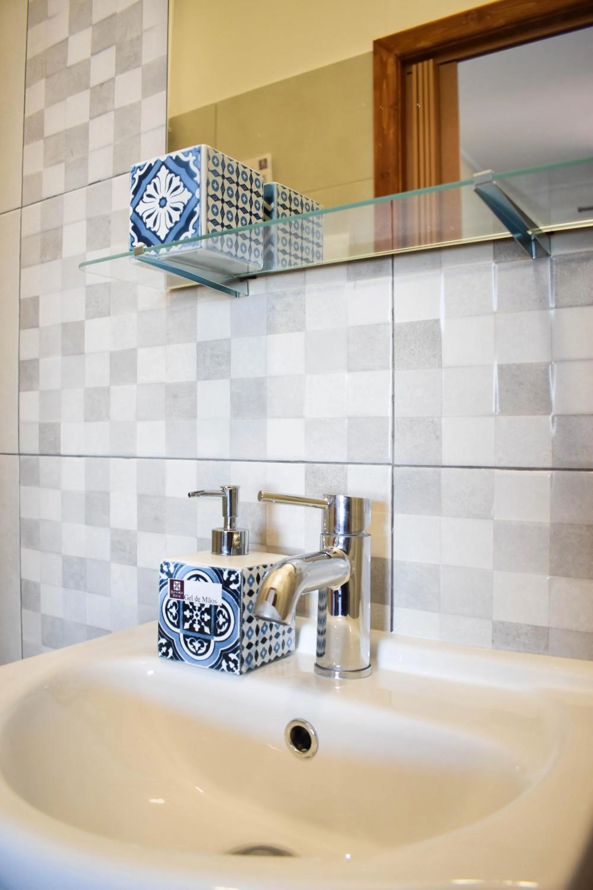 Bathroom in Batalhoz House