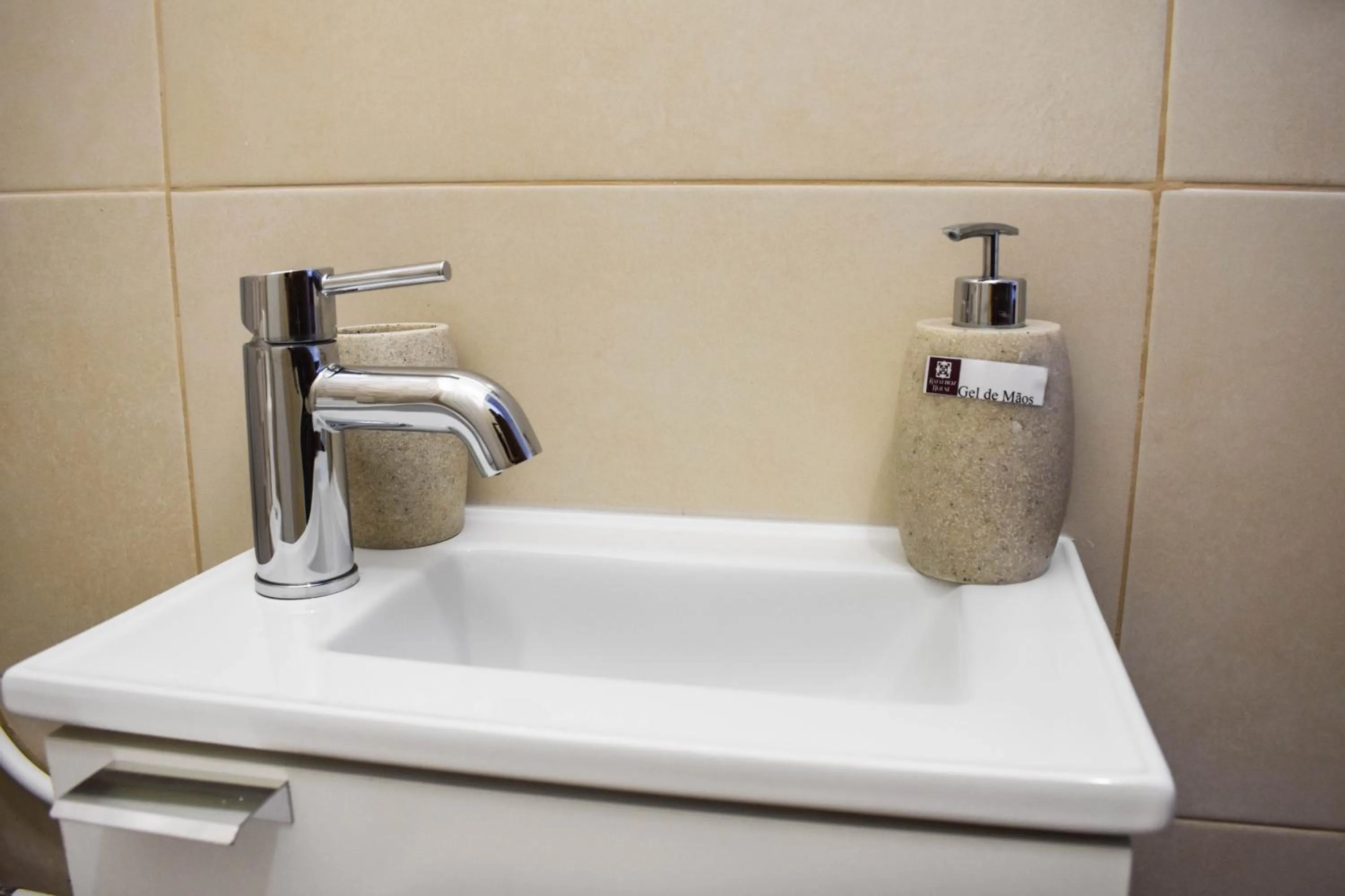 Bathroom in Batalhoz House
