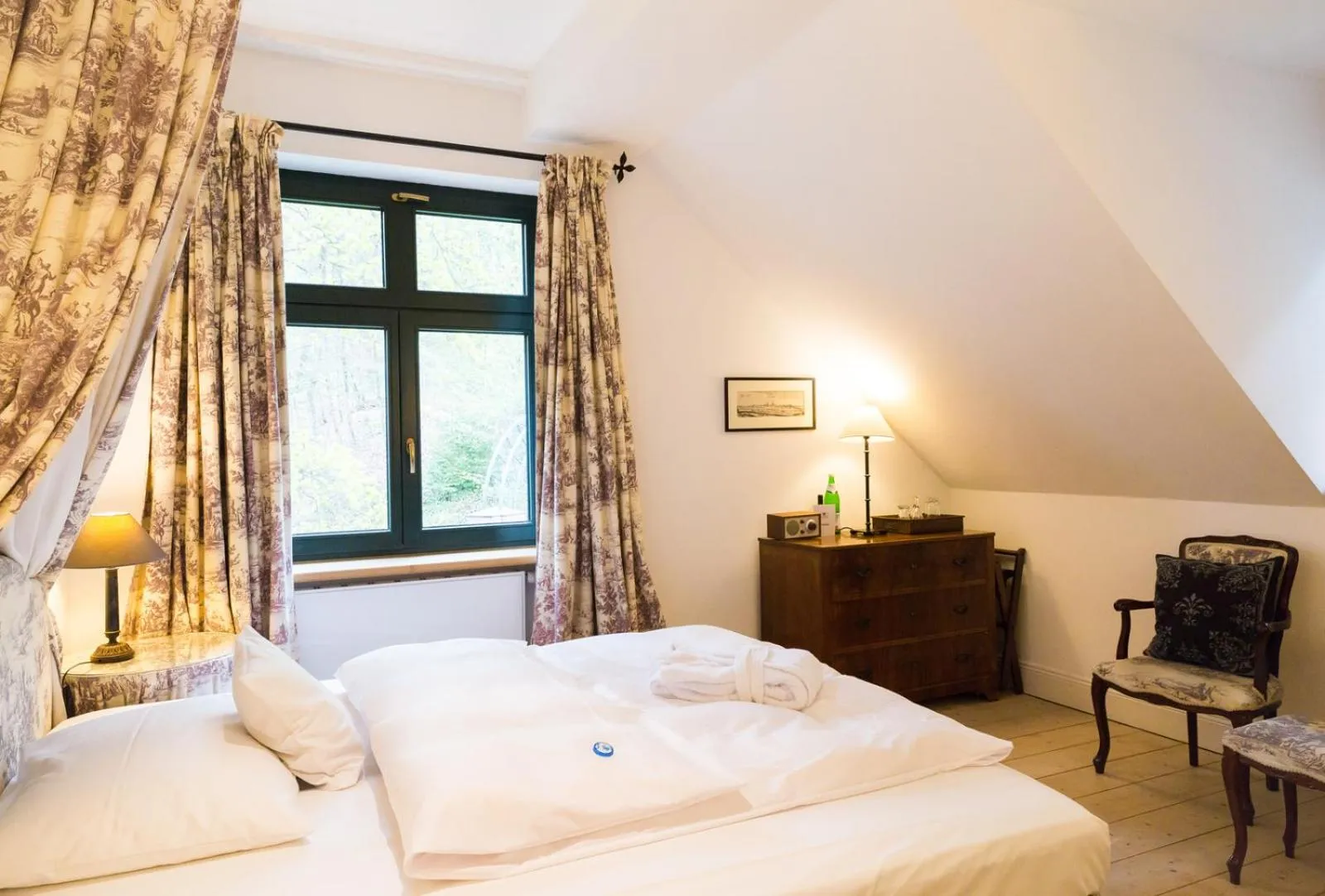 Photo of the whole room, Bed in Hotel Gut Klostermühle natur resort & medical spa