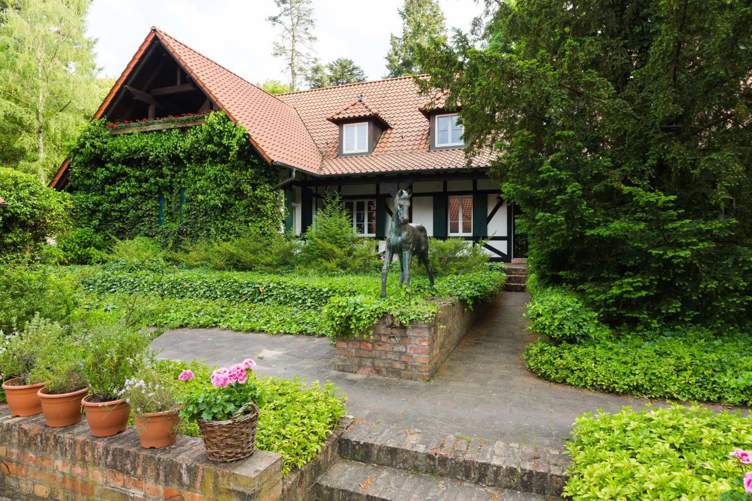 Property building in Hotel Gut Klostermühle natur resort & medical spa