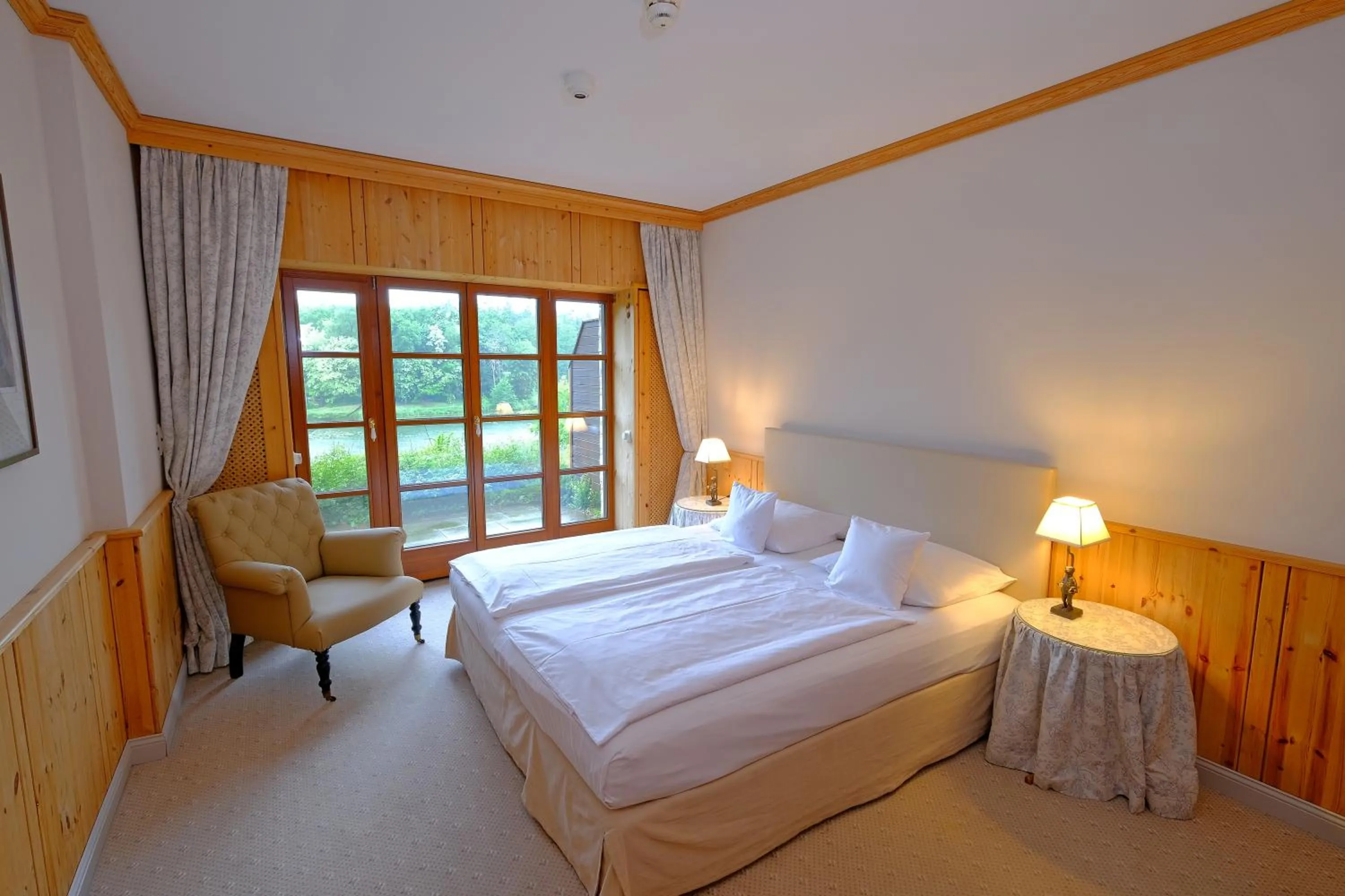 Photo of the whole room, Bed in Hotel Gut Klostermühle natur resort & medical spa