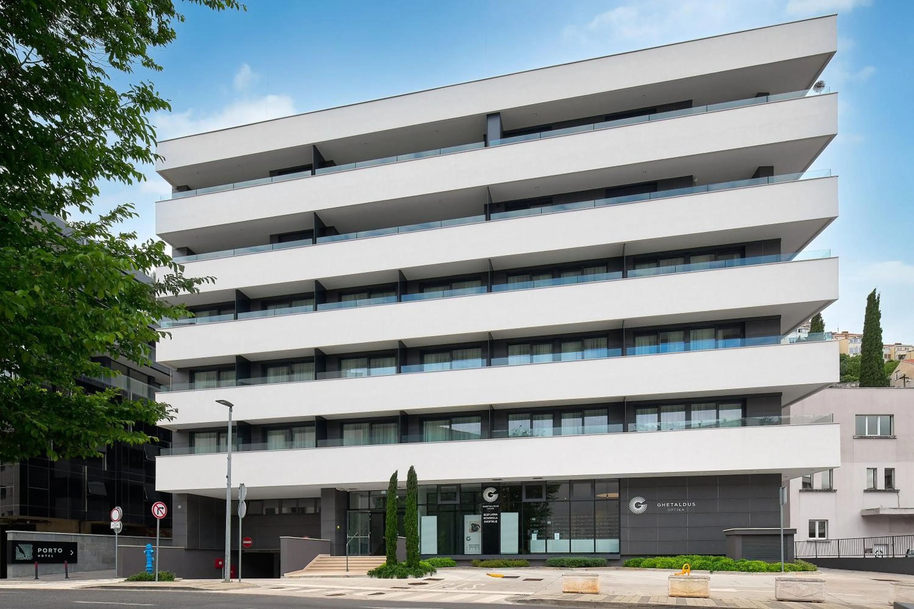 Property building in Boutique Hotel Porto