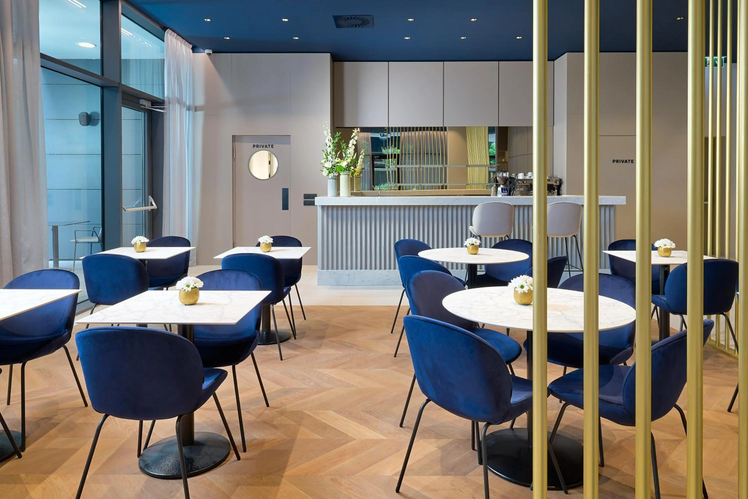 Restaurant/places to eat in Boutique Hotel Porto