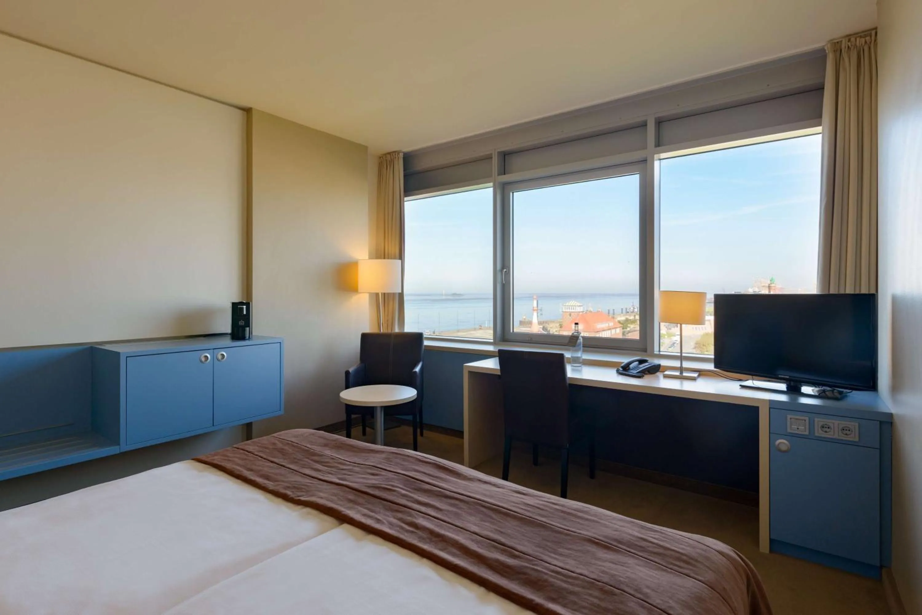 Bedroom, Bed in ATLANTIC Hotel Sail City