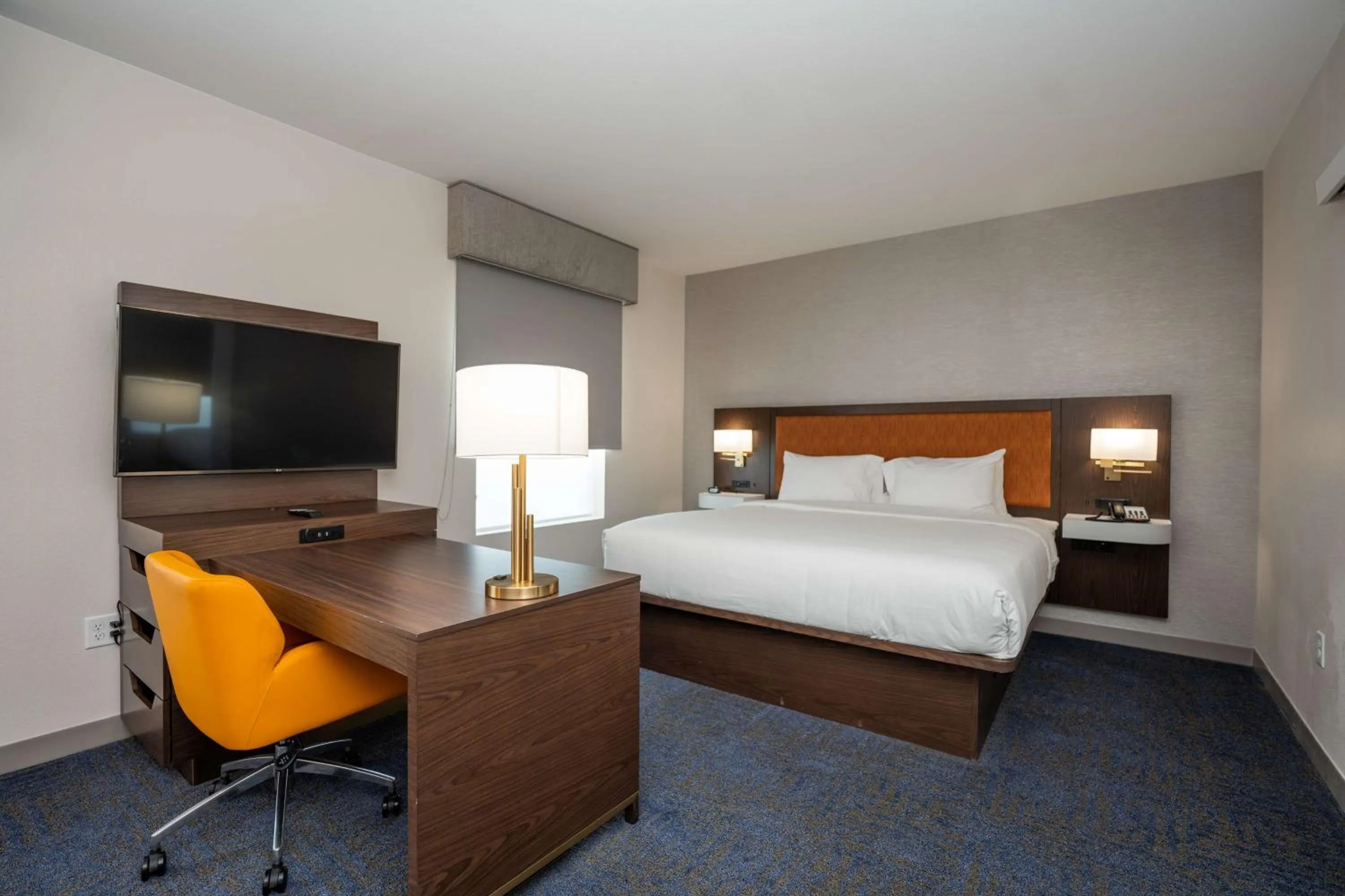 Bedroom, Bed in Hampton Inn & Suites Sugar Land, Tx
