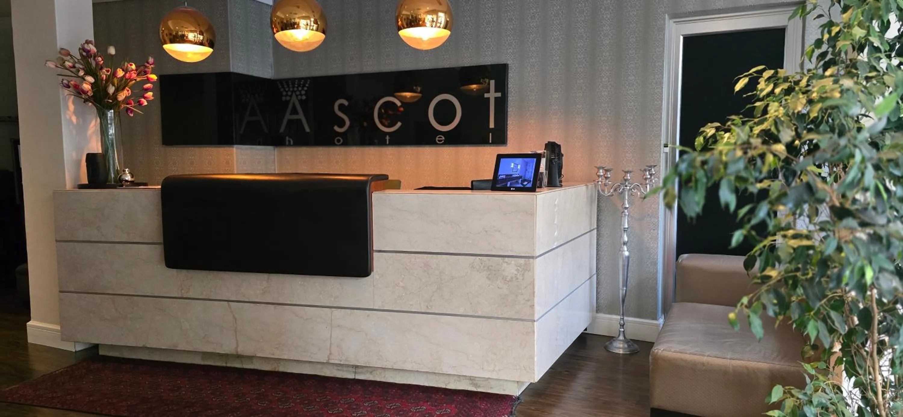 Lobby or reception in Ascot Hotel