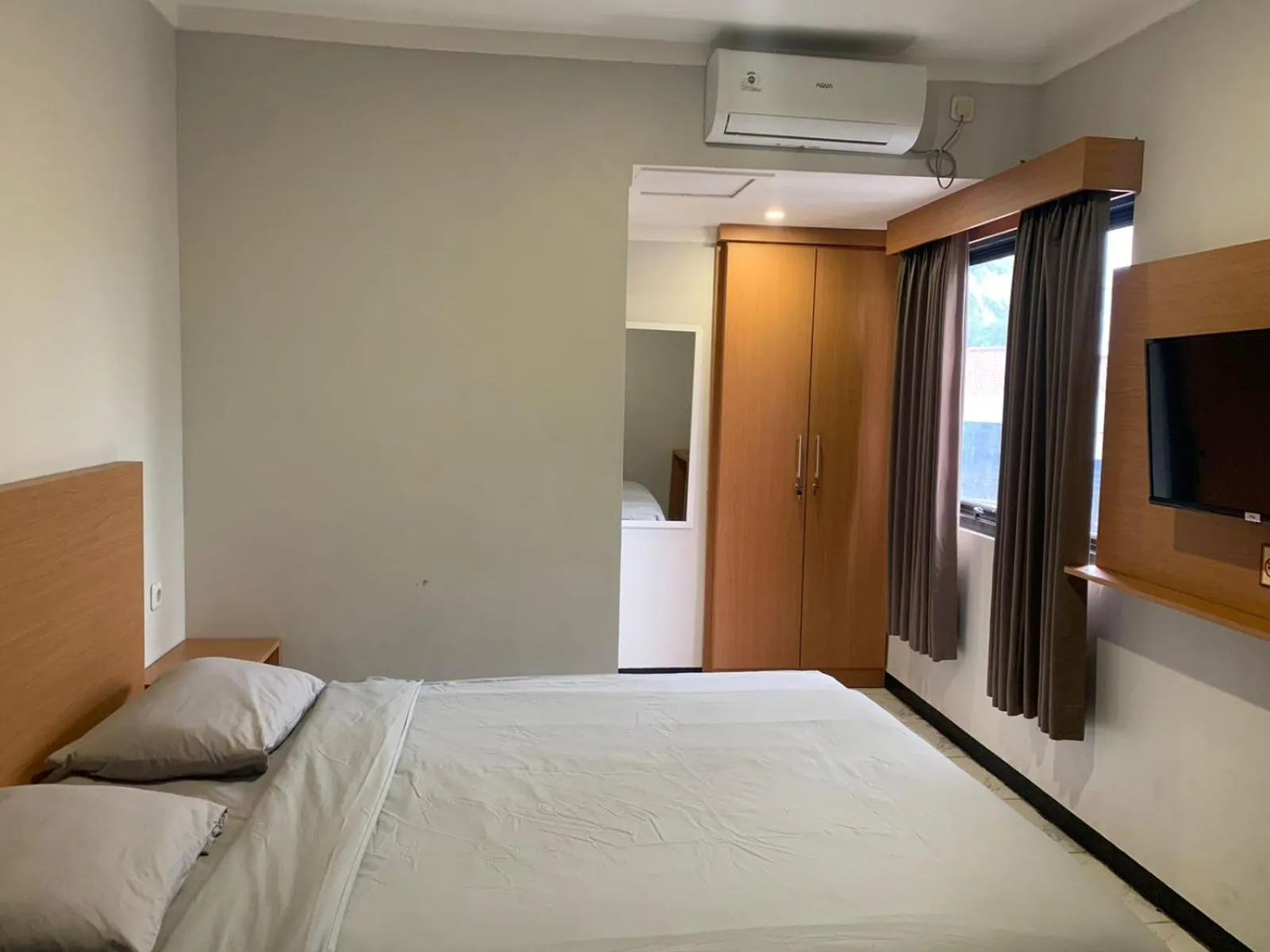 Bedroom, Bed in Pondok Indah24 Hotel