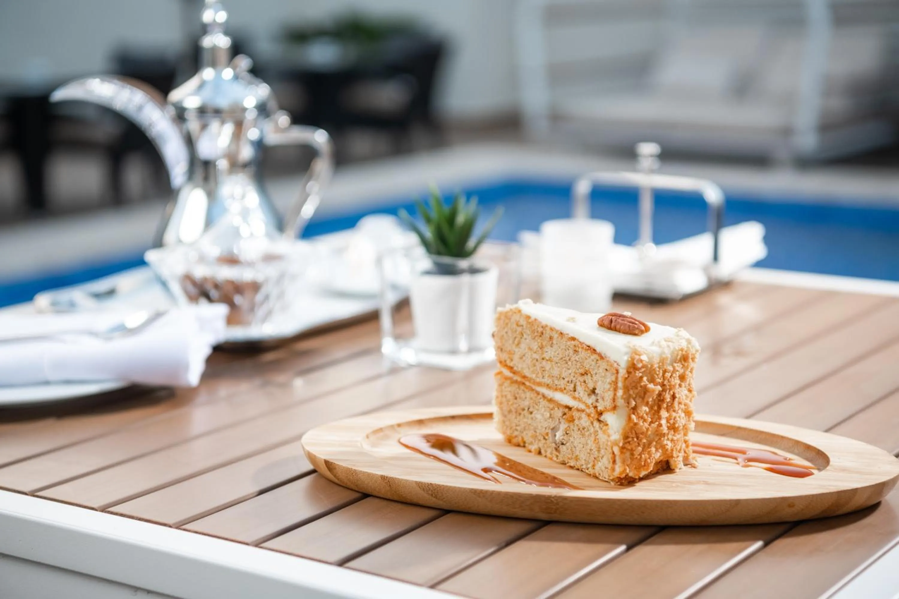 Food and drinks in Qamar Hotel Jeddah