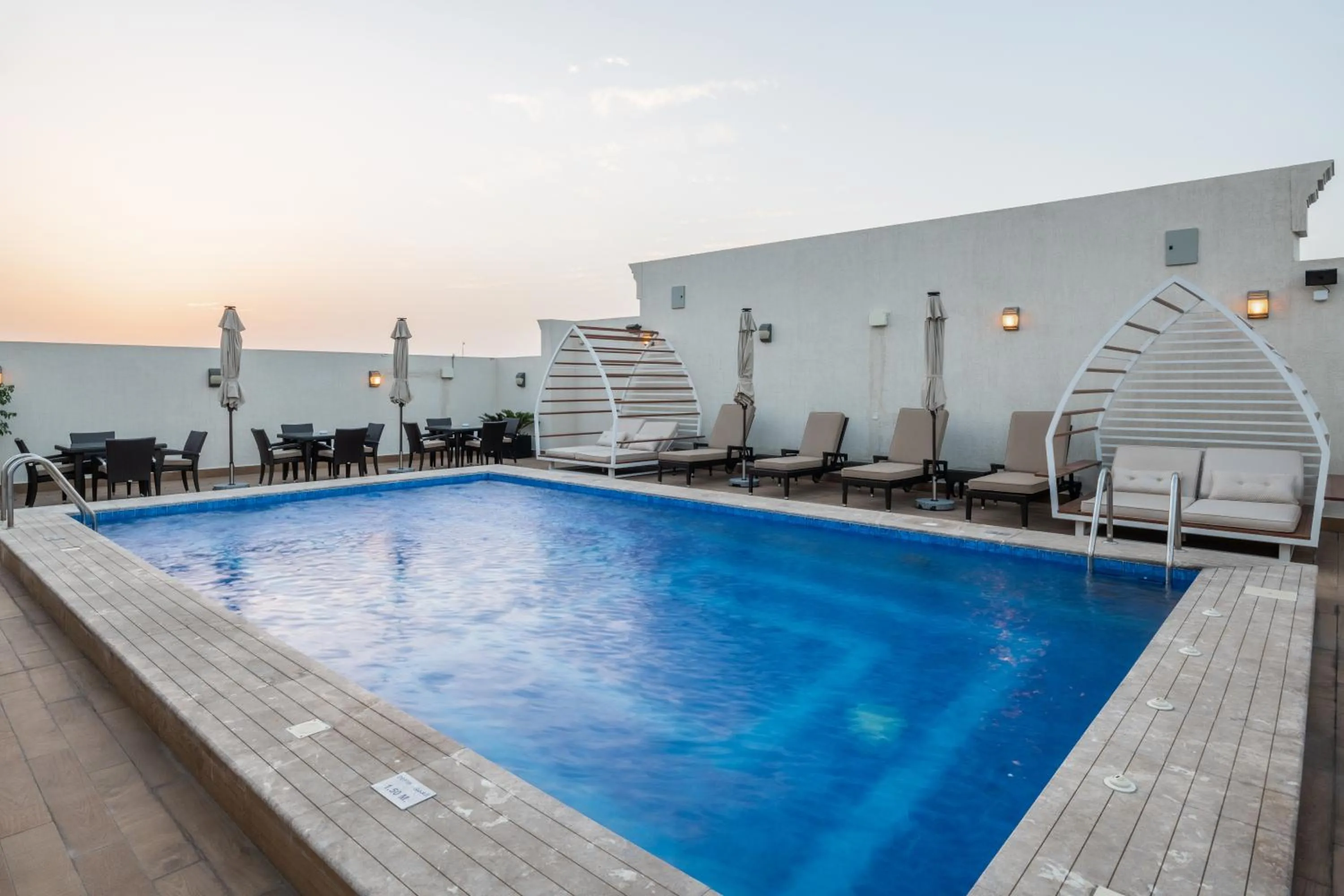 Swimming pool in Qamar Hotel Jeddah
