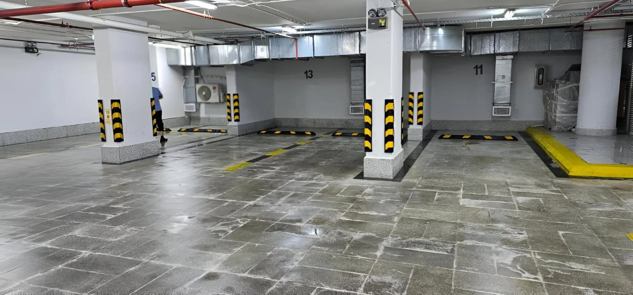 Parking in Qamar Hotel Jeddah