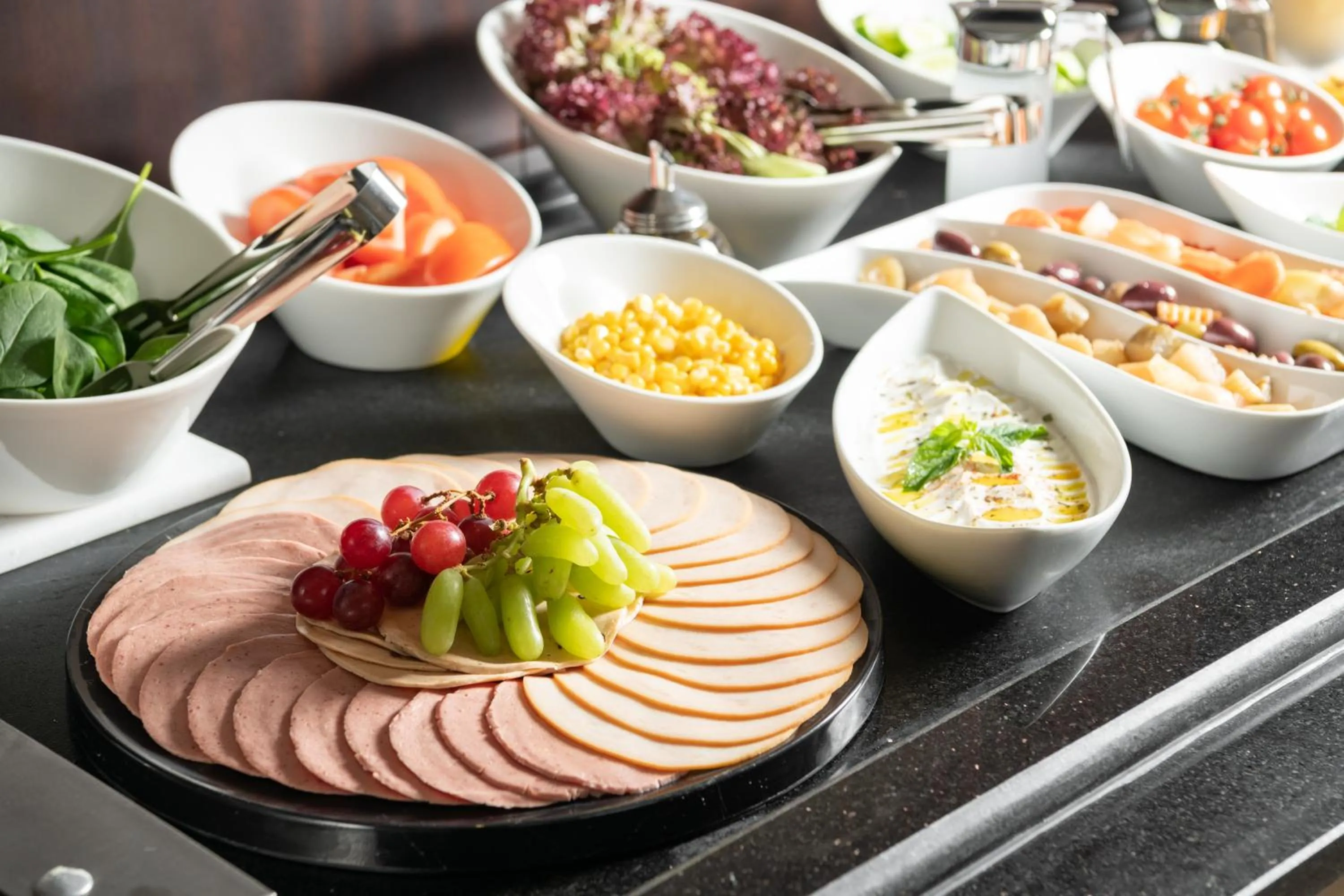 Food and drinks in Qamar Hotel Jeddah