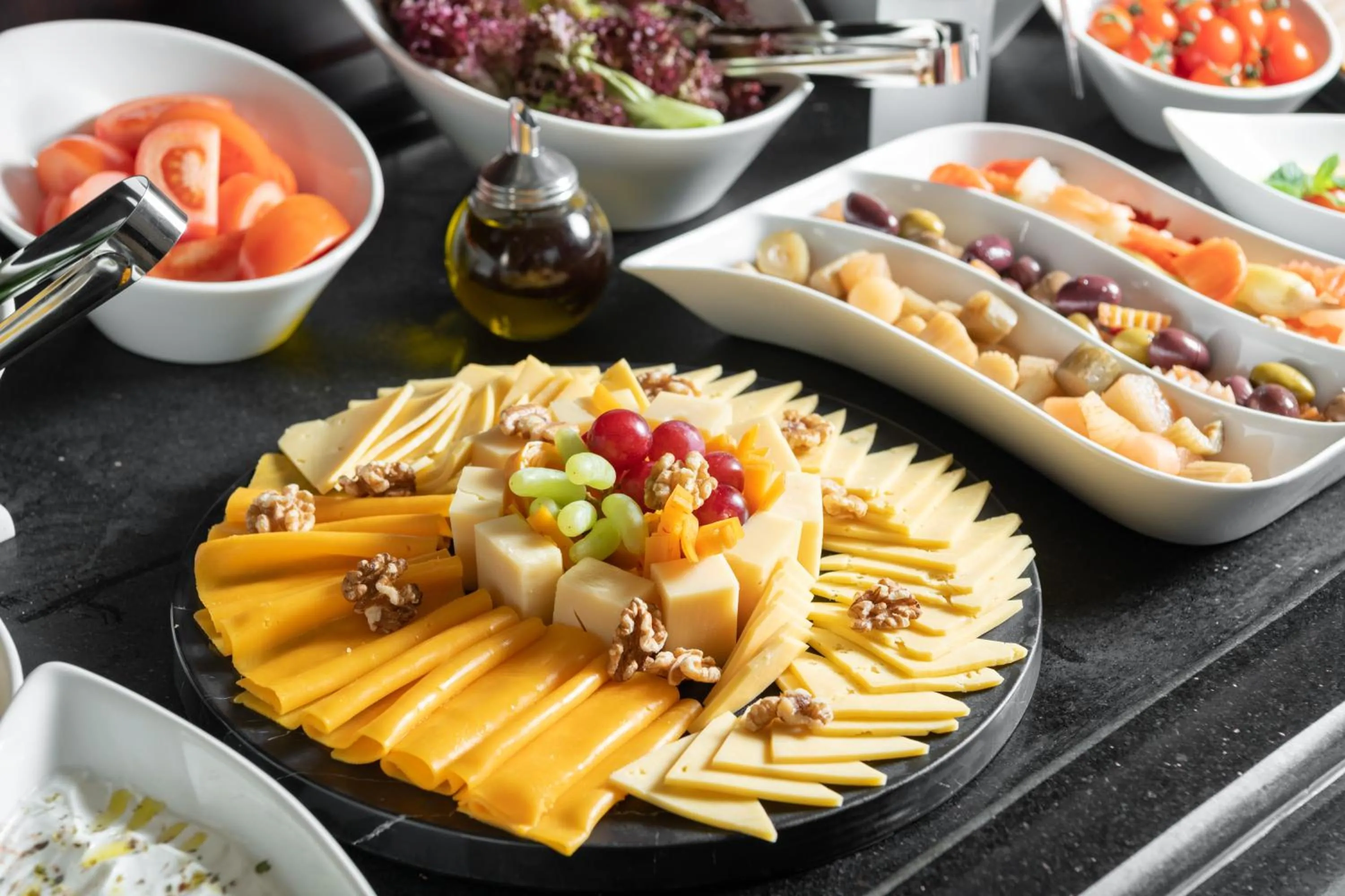 Food and drinks in Qamar Hotel Jeddah