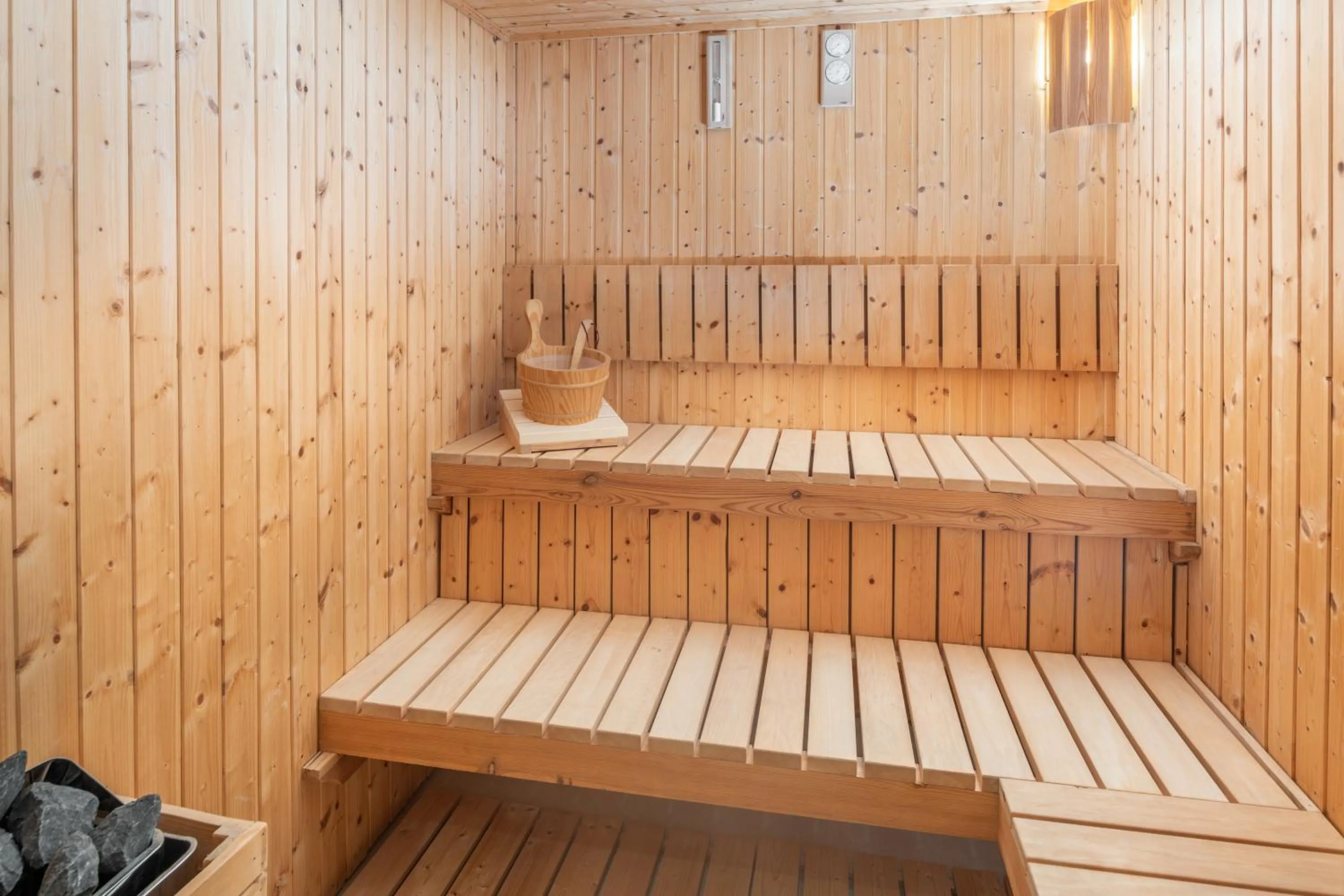 Steam room in Qamar Hotel Jeddah