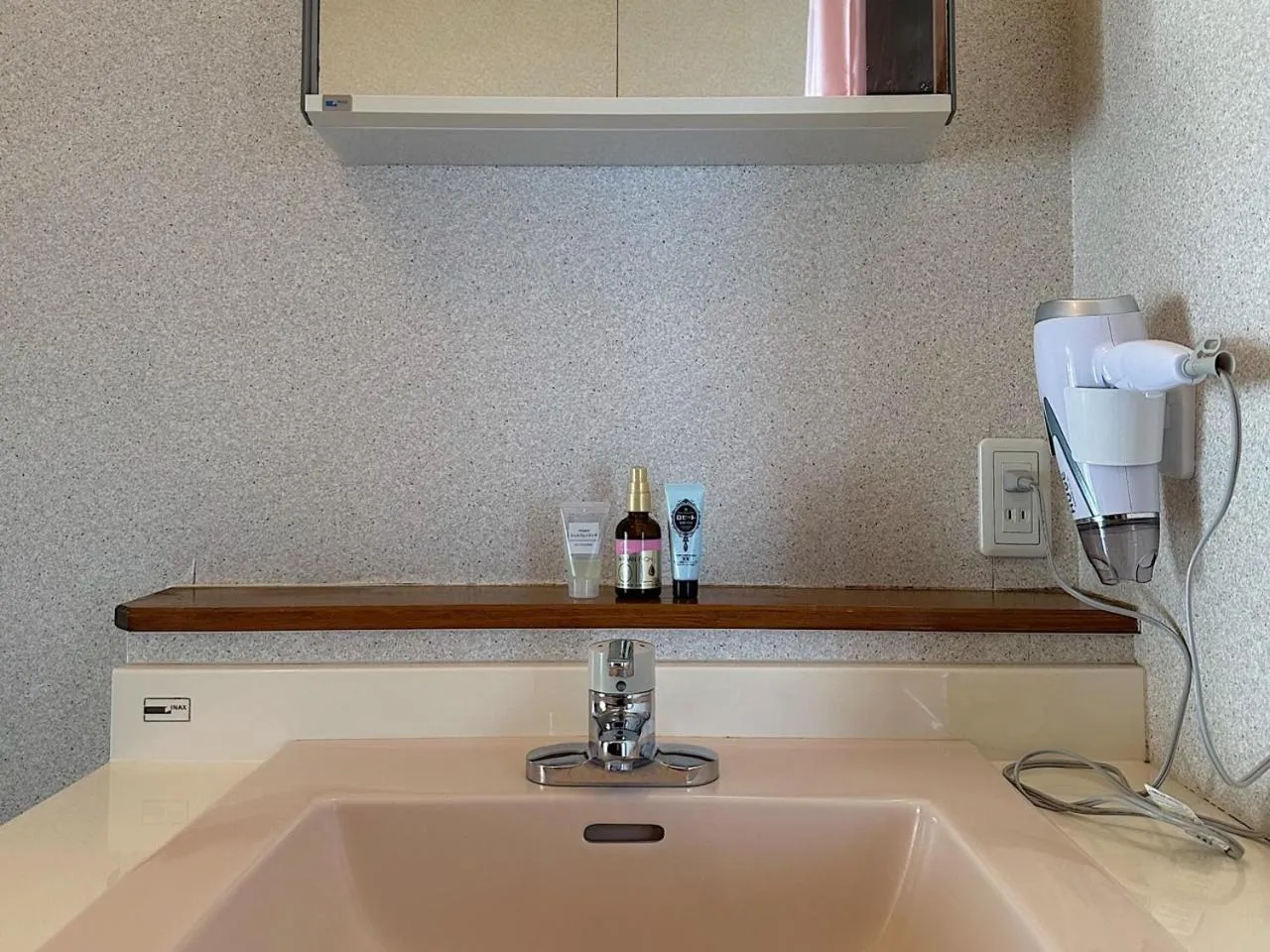 Public Bath in Lakeside Hotels Kuore