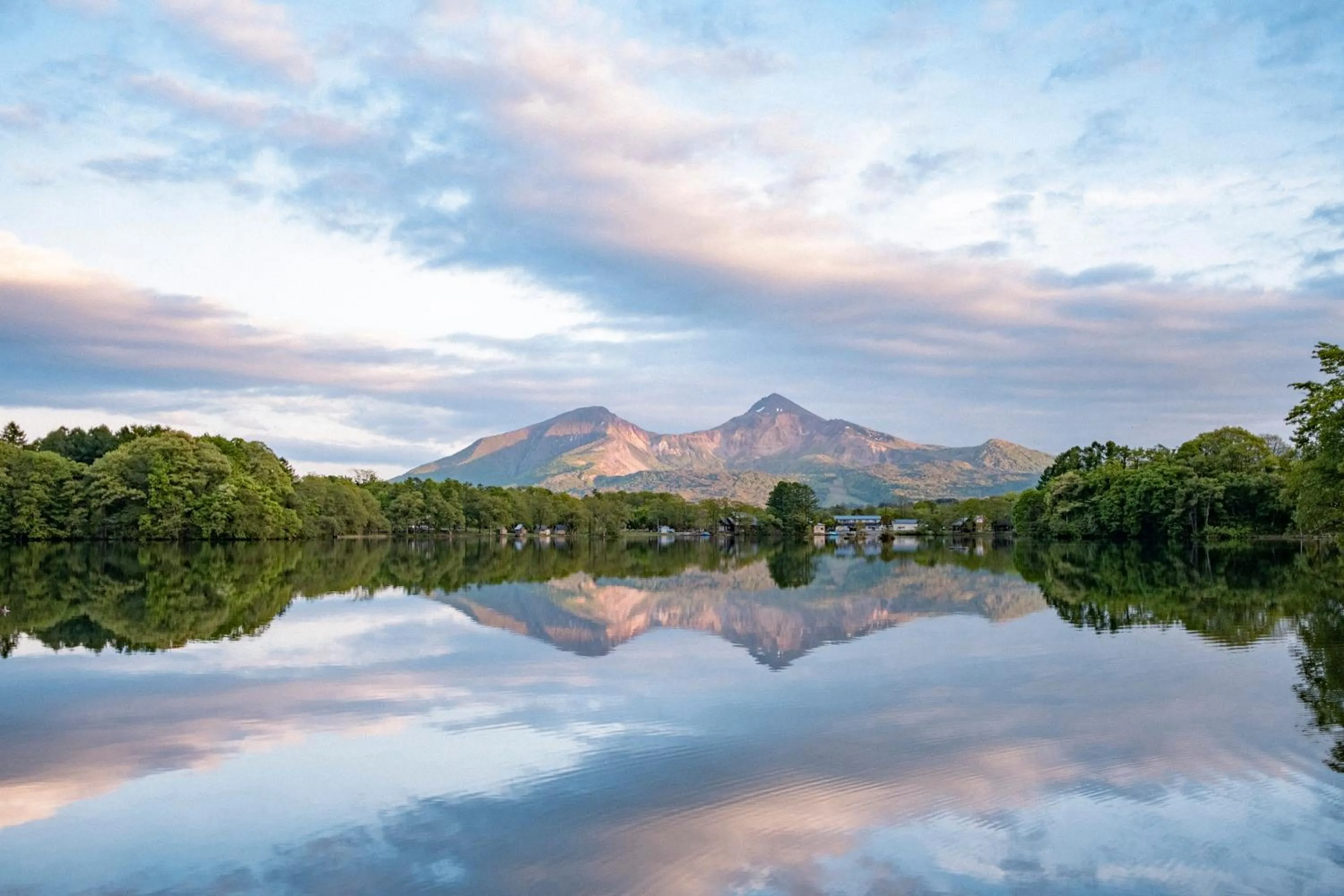 Natural landscape in Lakeside Hotels Kuore