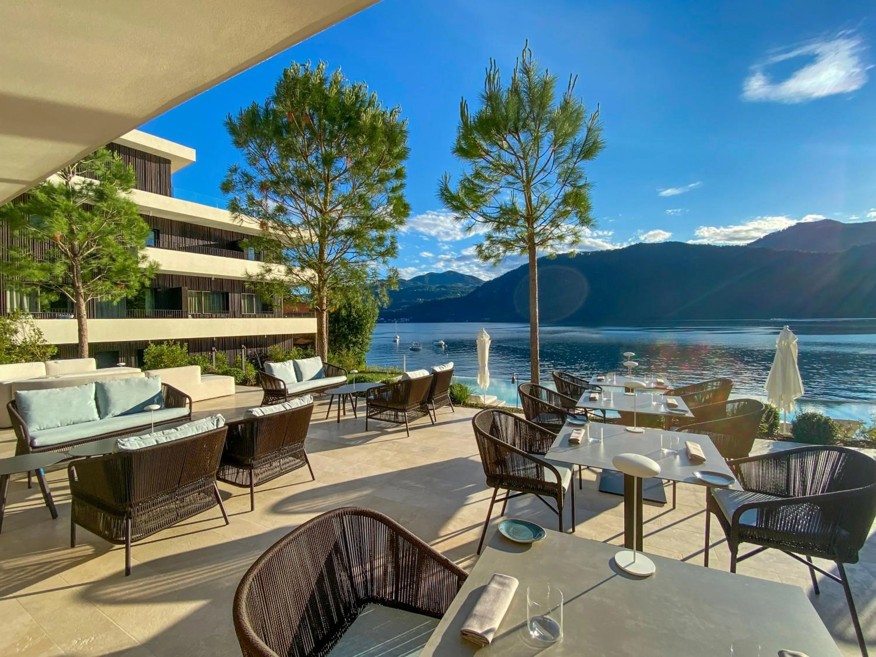 Restaurant/places to eat in Laqua by the lake