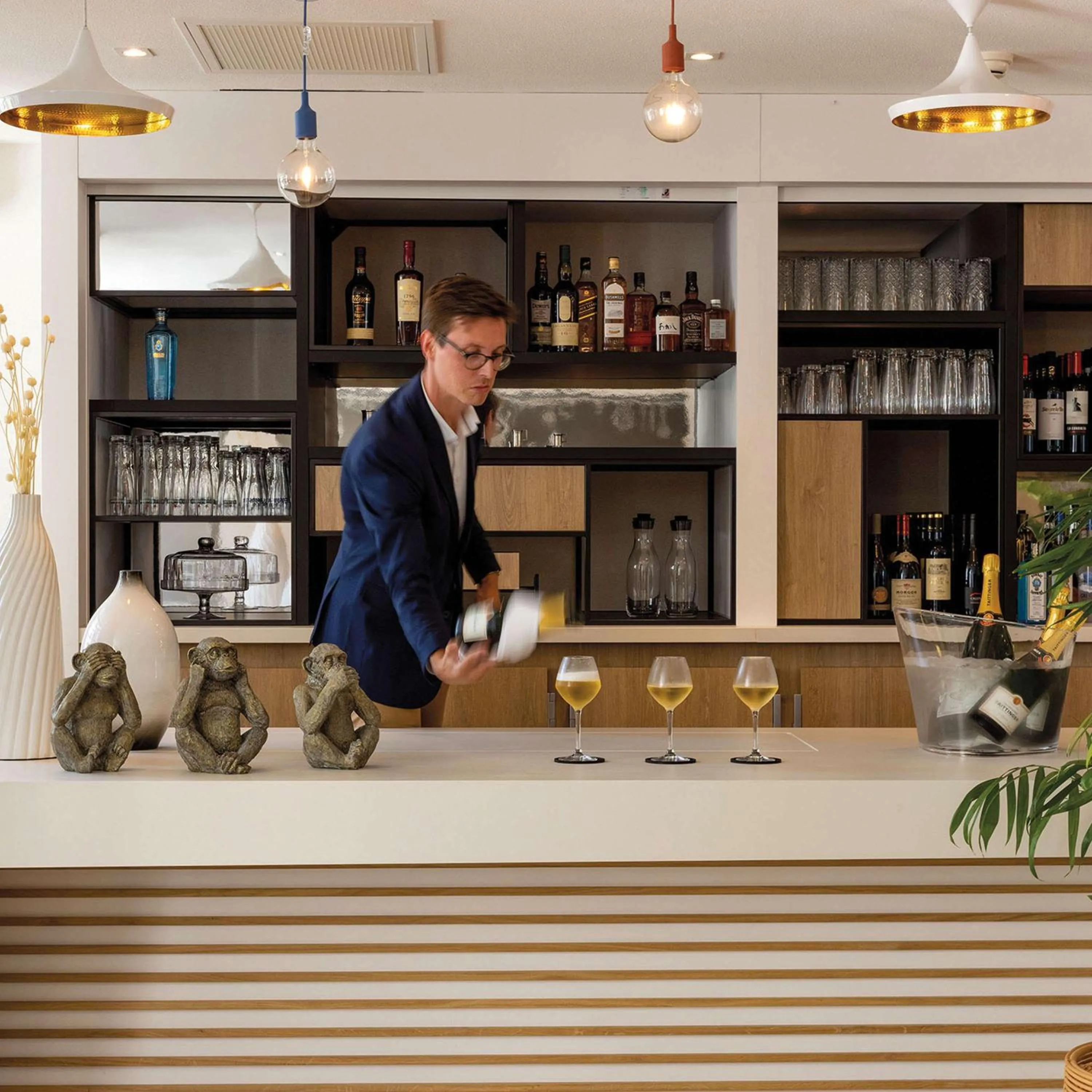 Lounge or bar in Hilton Garden Inn Tours Centre, France