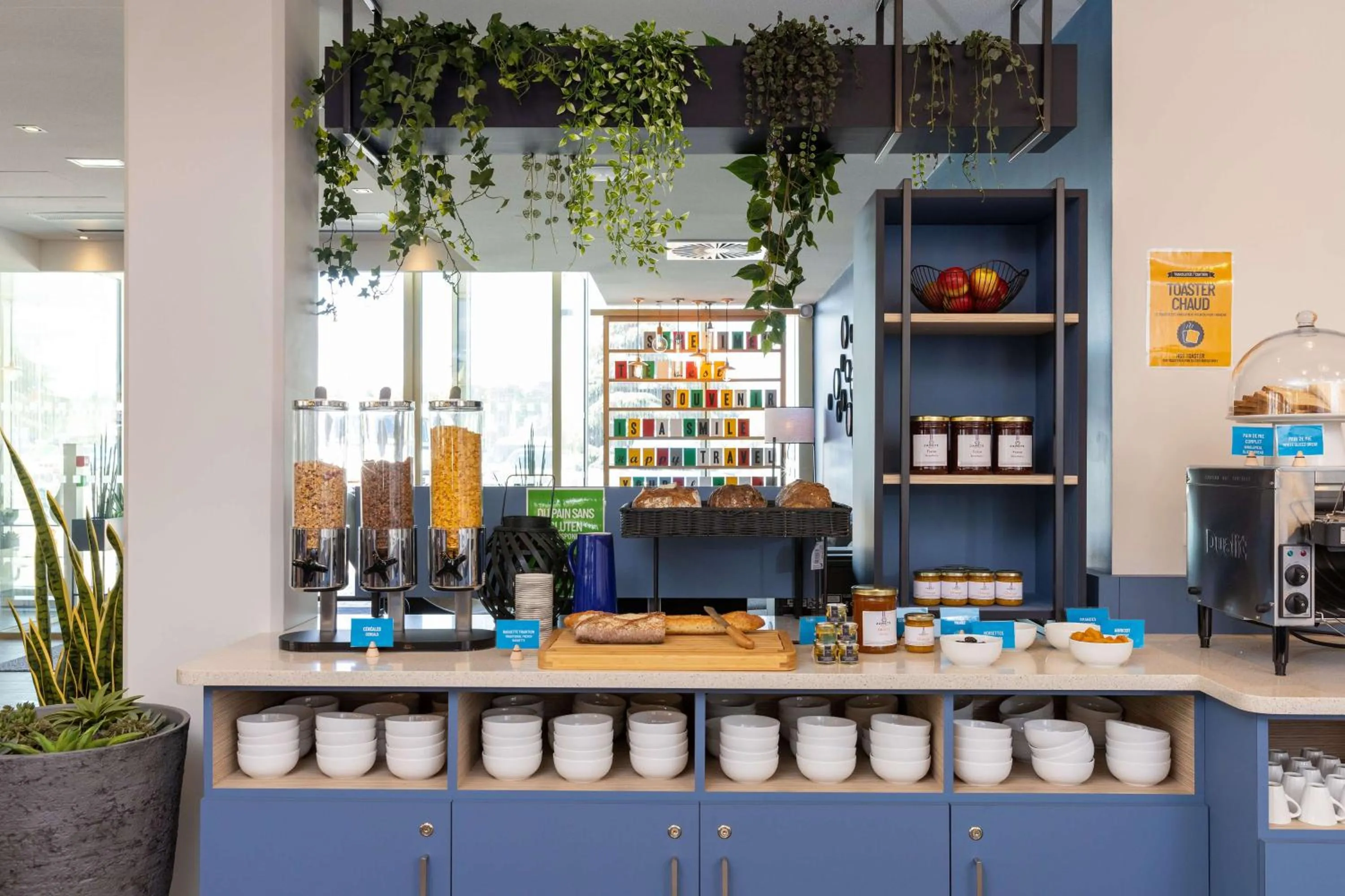 Breakfast in Hampton by Hilton Tours Centre, France