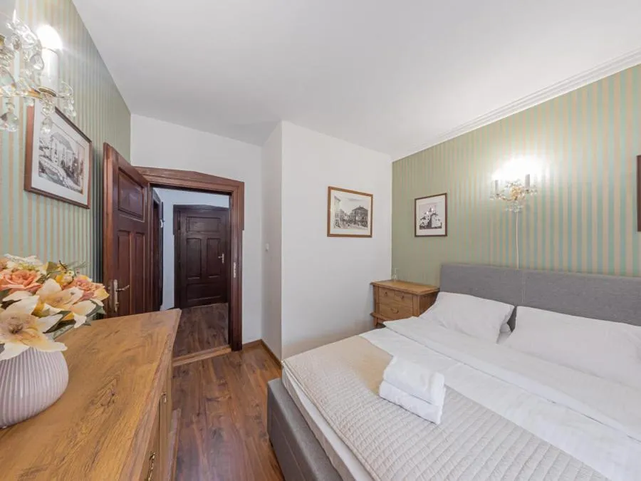 Bed in Hotel Salamander - Garni