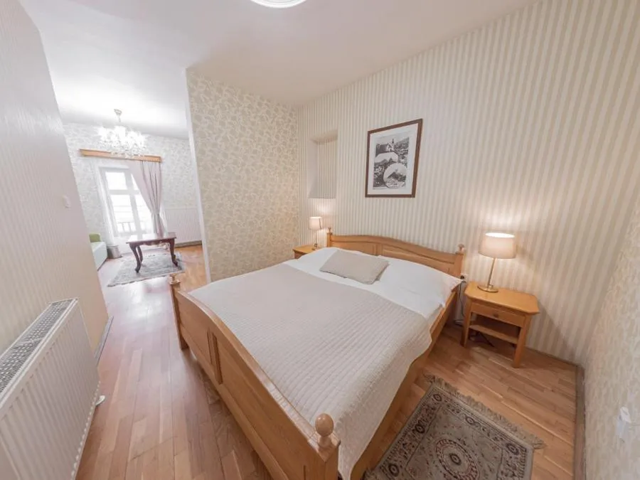Bed in Hotel Salamander - Garni