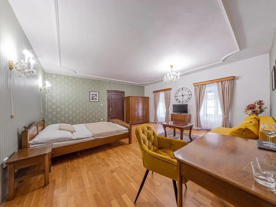 Bed in Hotel Salamander - Garni