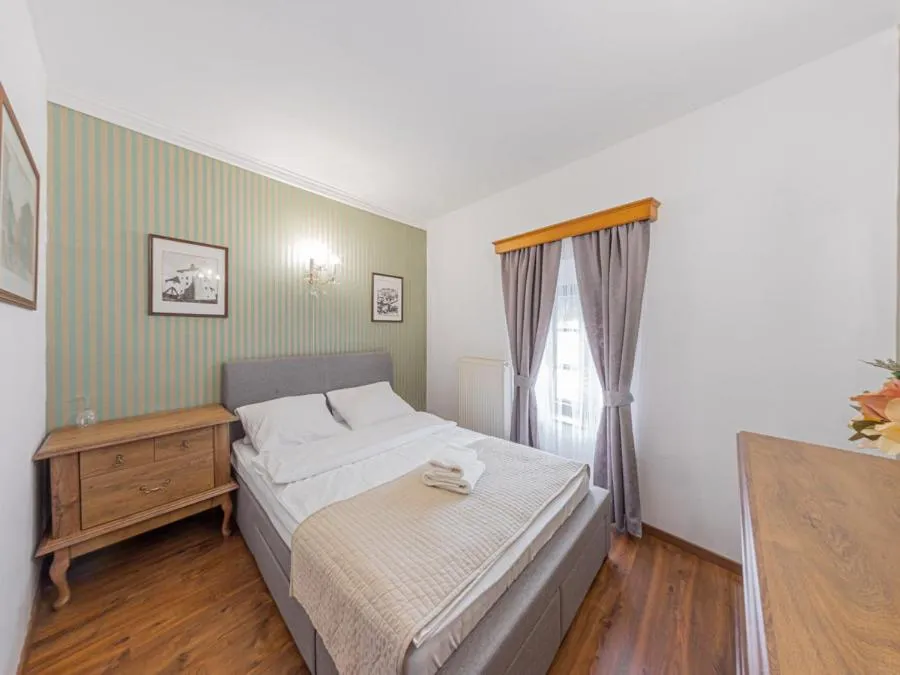 Bed in Hotel Salamander - Garni