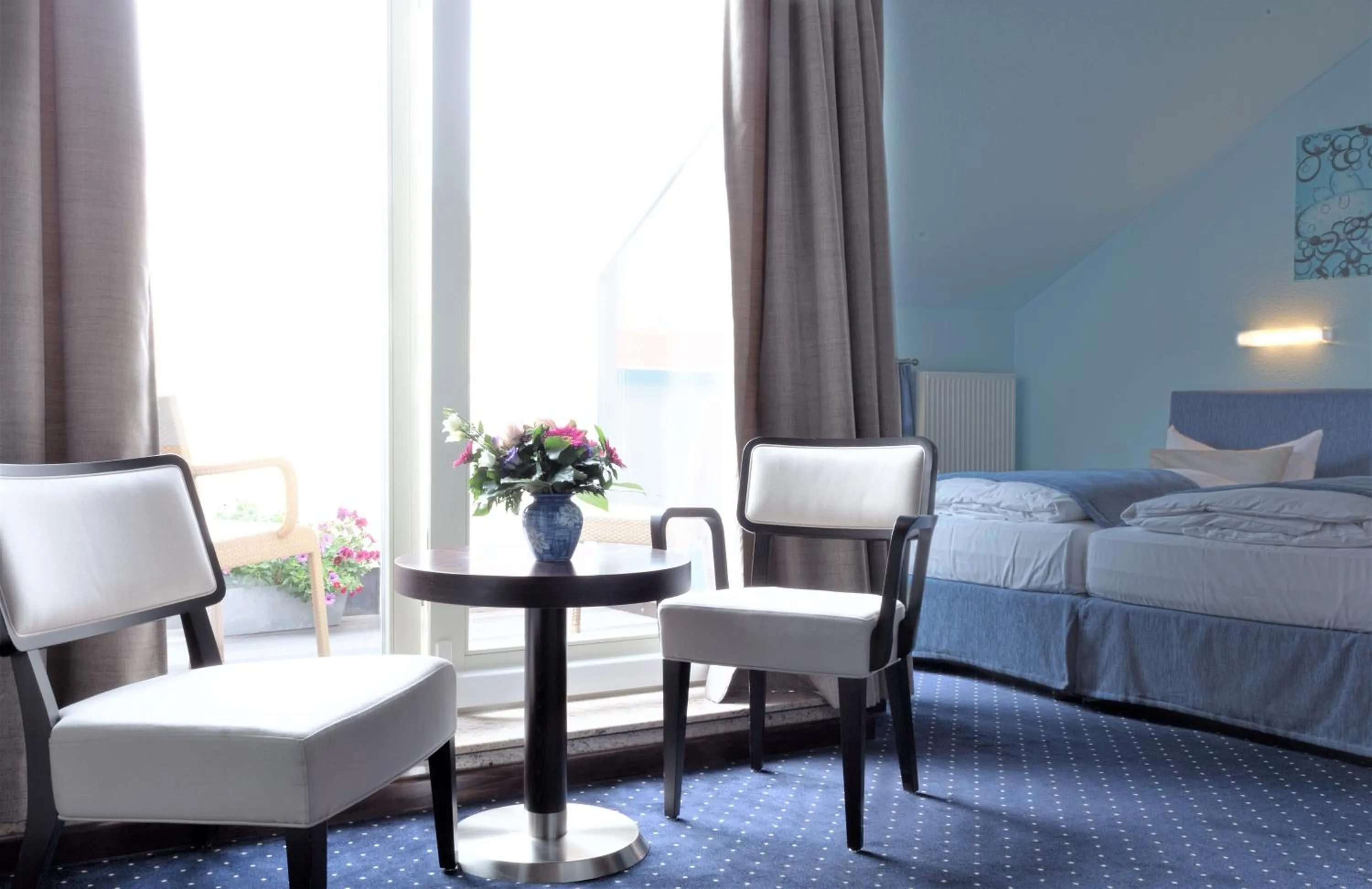 Photo of the whole room, Bed in Melarose Feng Shui Hotel