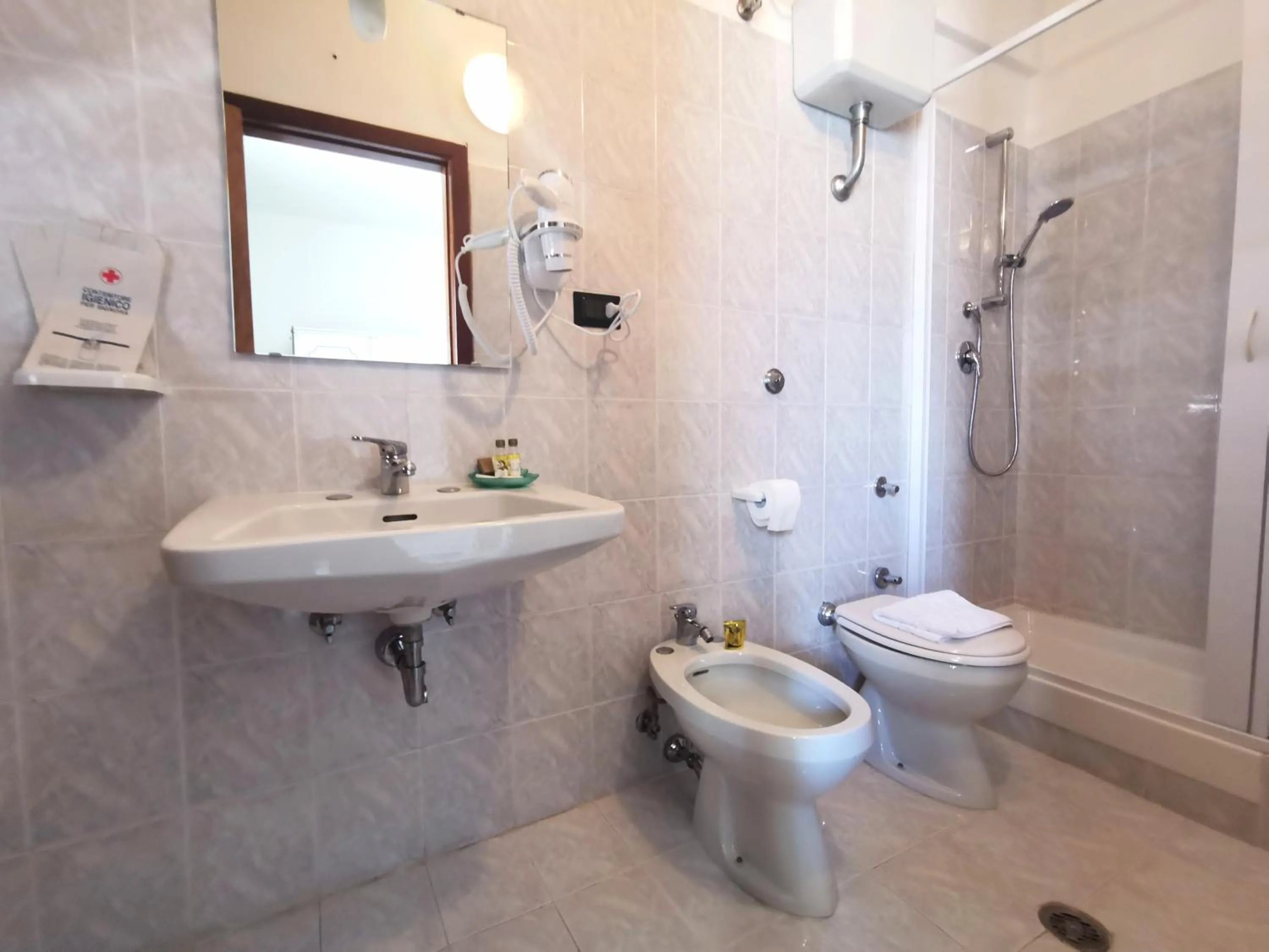 Bathroom in Hotel TEA - Praia a Mare