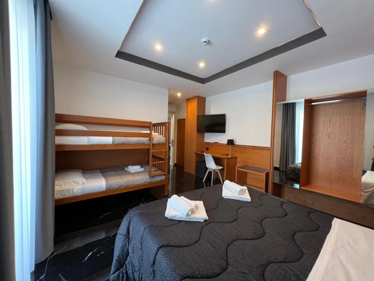 Photo of the whole room, Bed in Hotel TEA - Praia a Mare