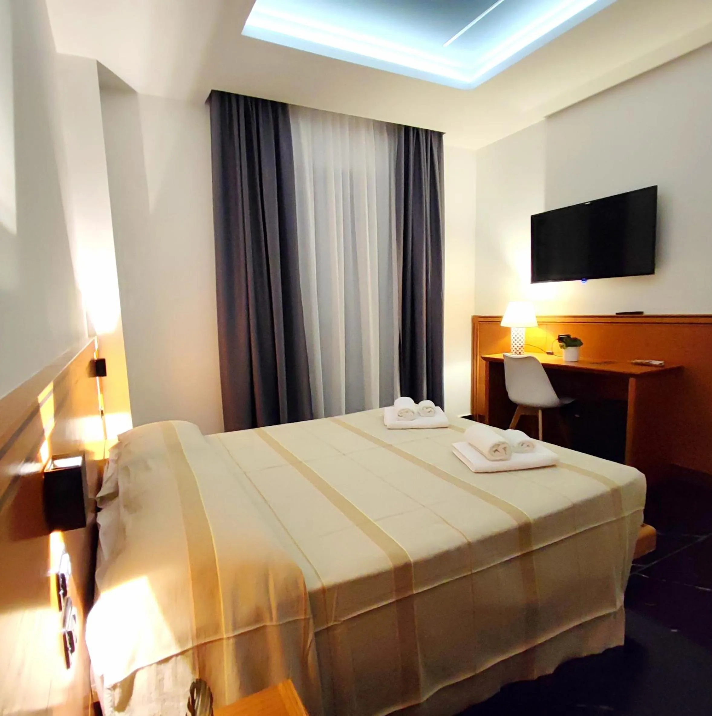 Bedroom, Bed in Hotel TEA - Praia a Mare