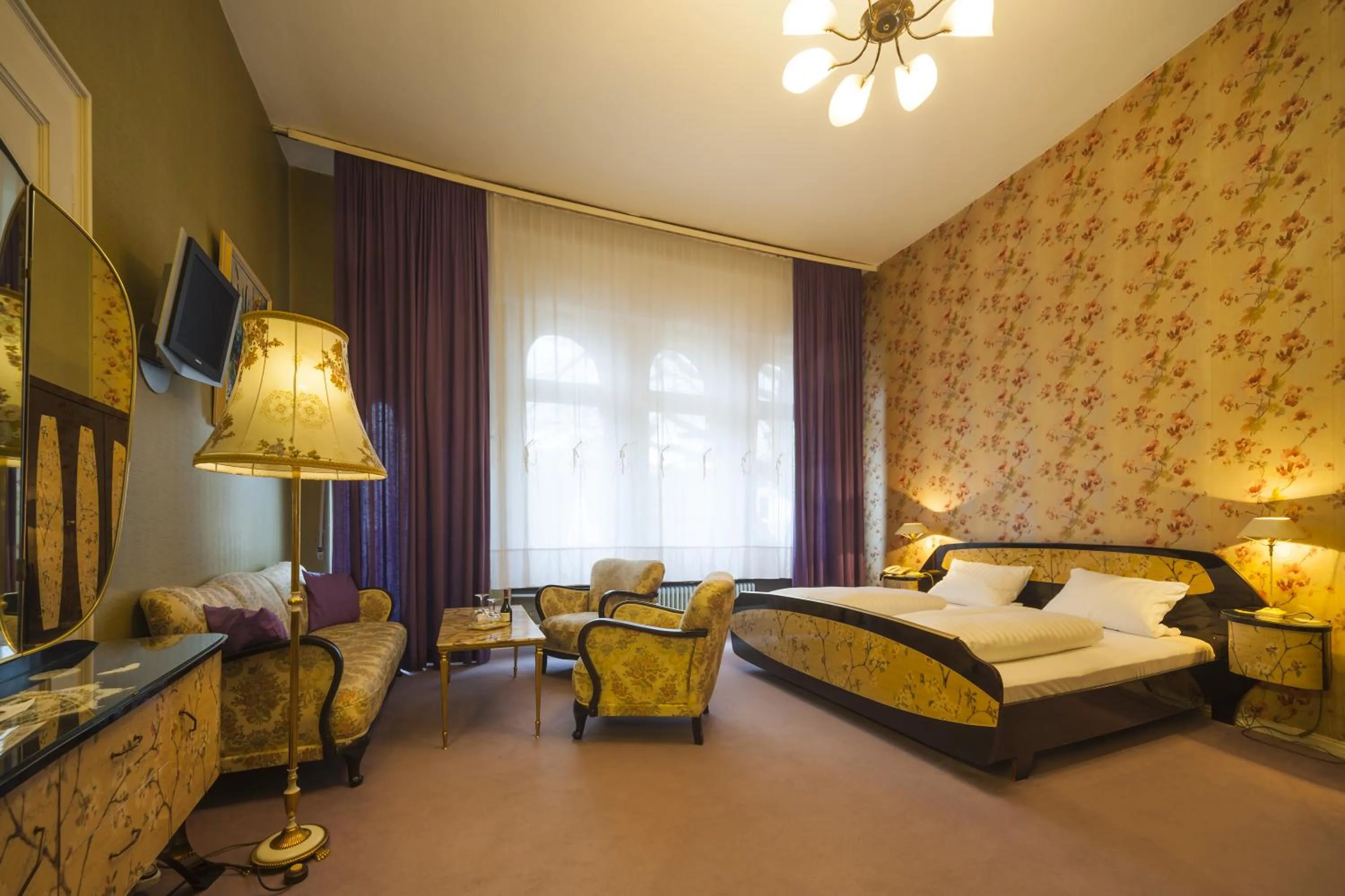 Photo of the whole room, Bed in Hotel am Berg