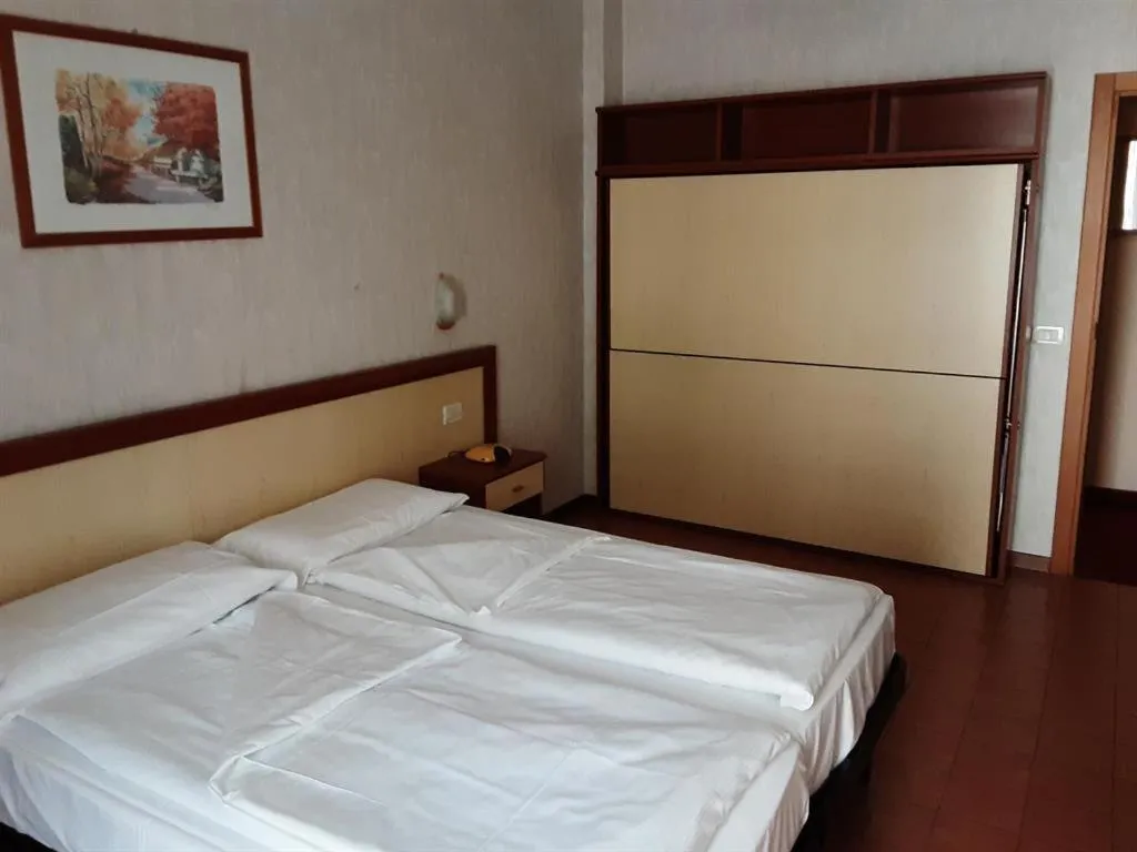 Bed in Hotel Florida