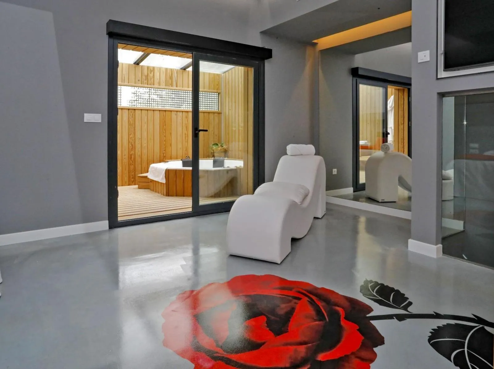 Other in Motel Latino