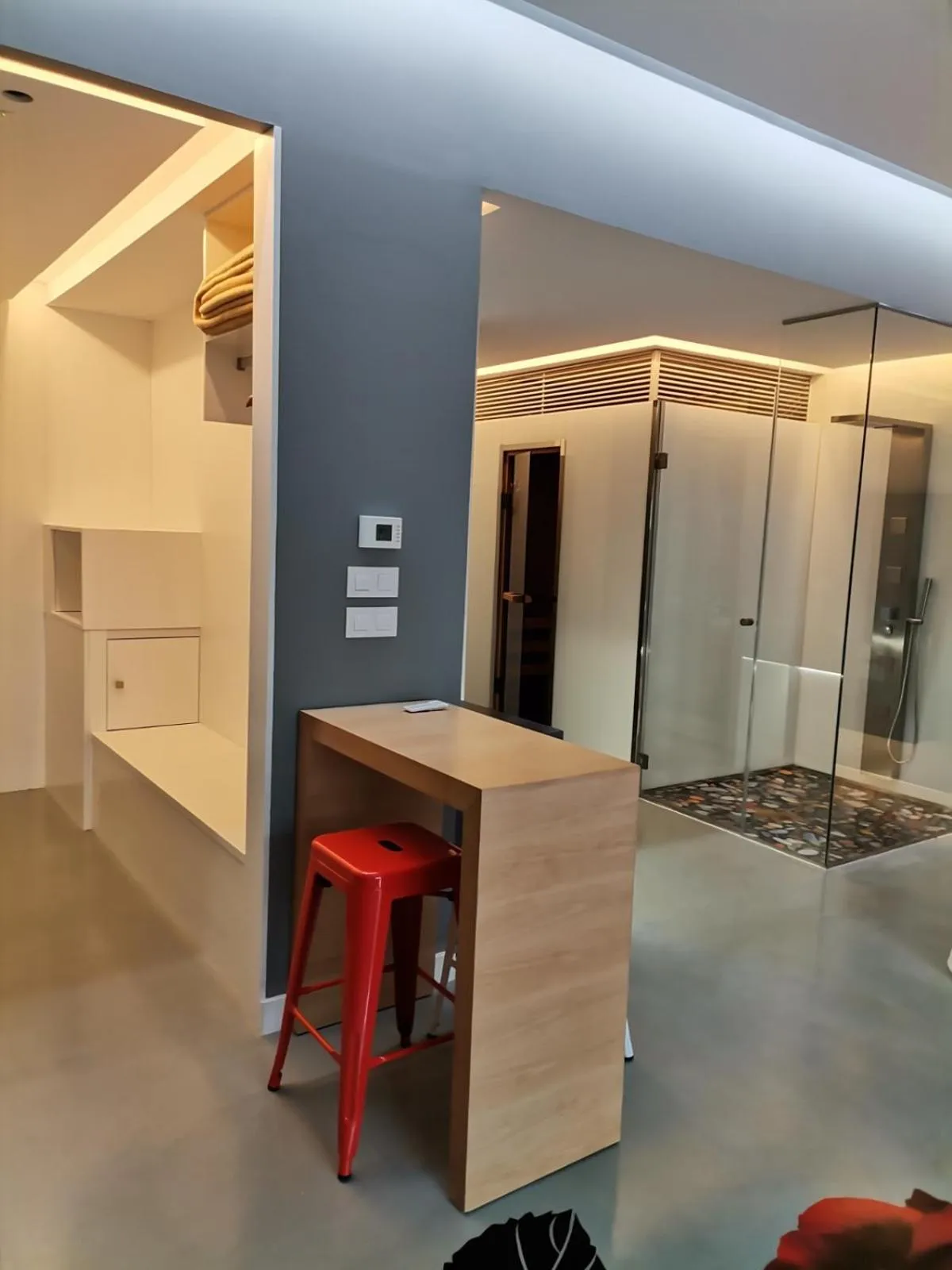 Other in Motel Latino