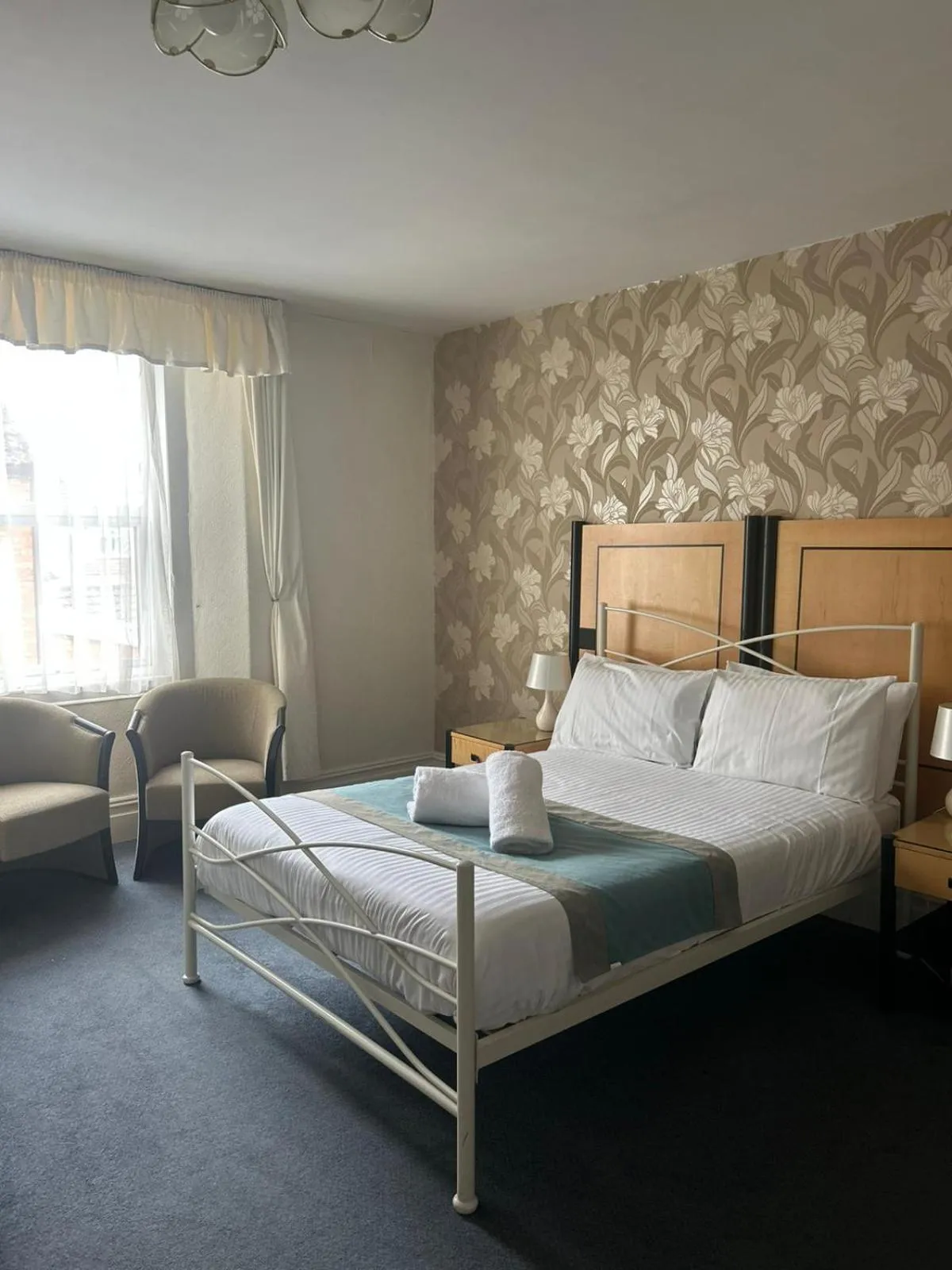 Bed in The Beach Weston