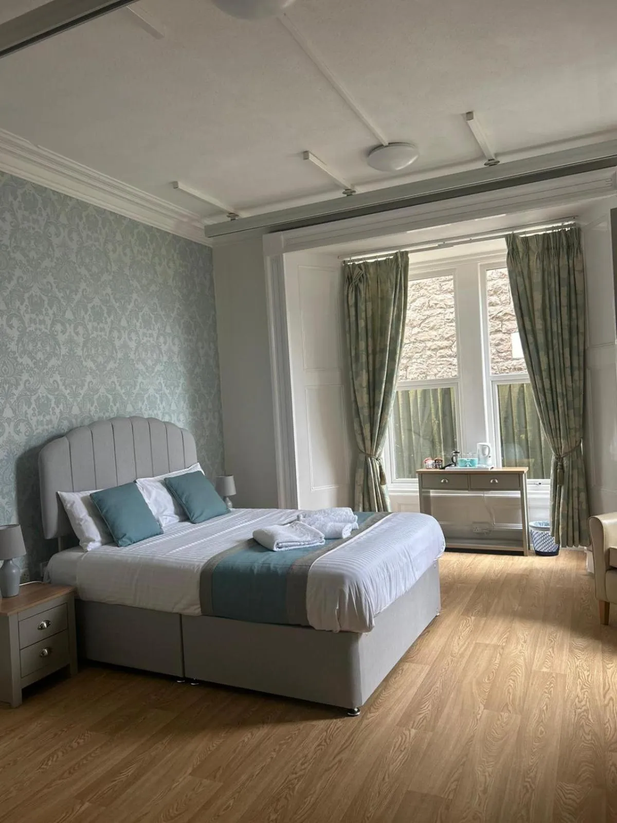 Bed in The Beach Weston