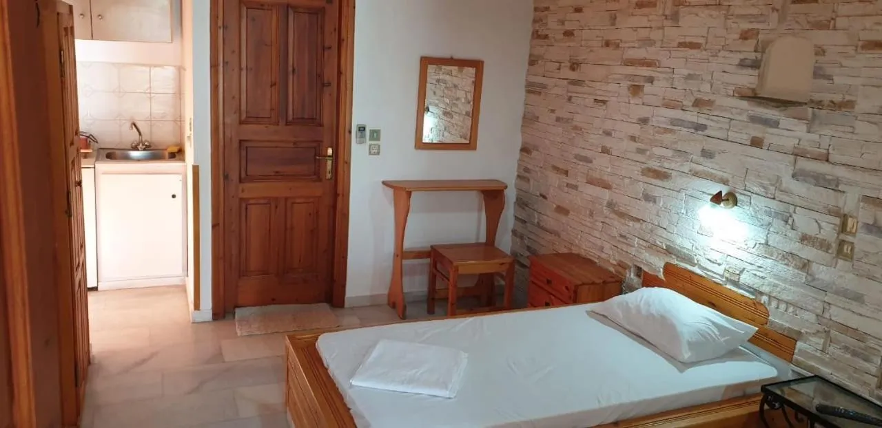 EVI Studios & Apartments