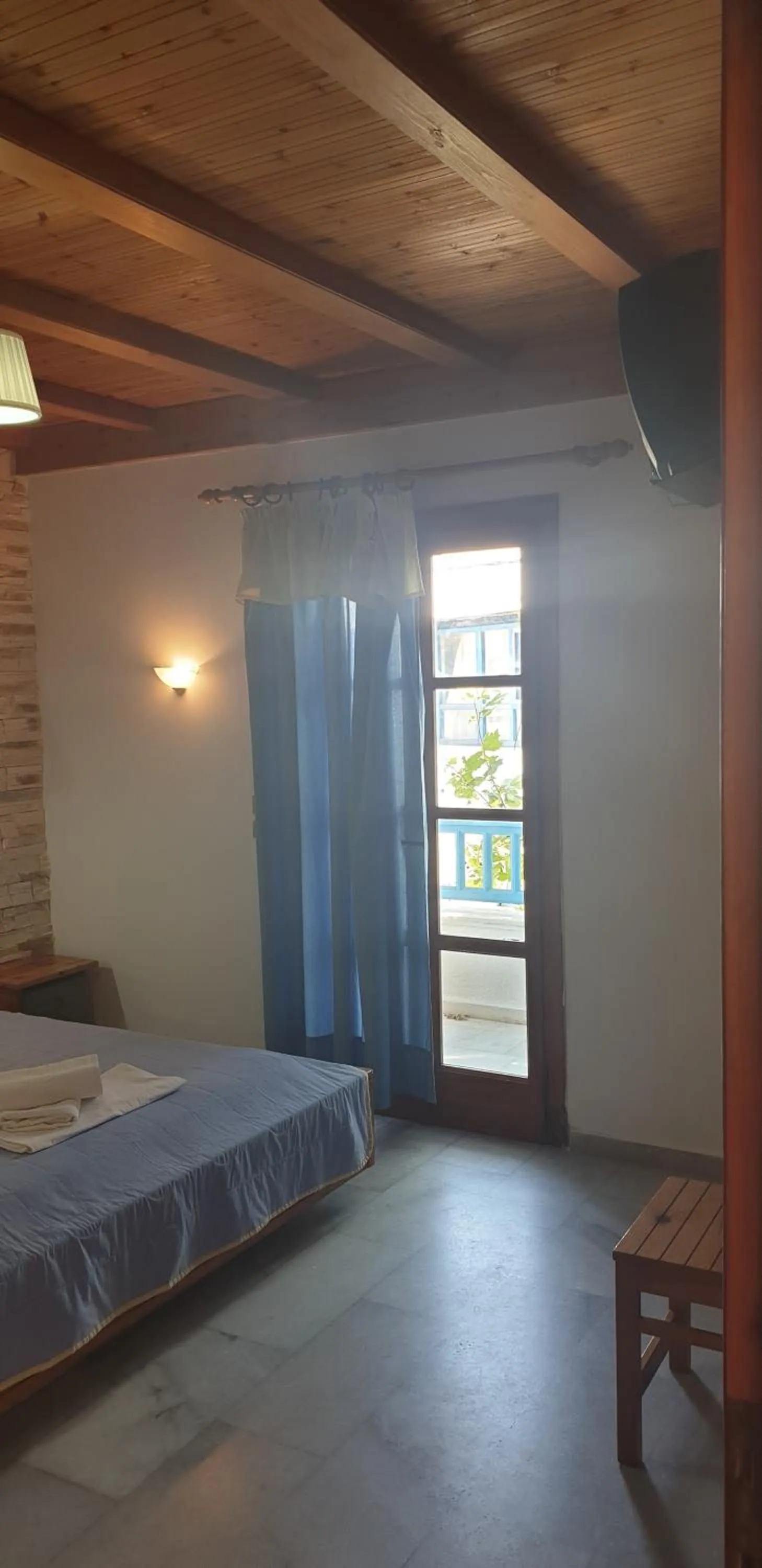 EVI Studios & Apartments