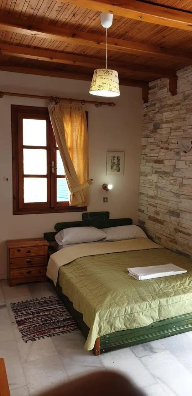 EVI Studios & Apartments