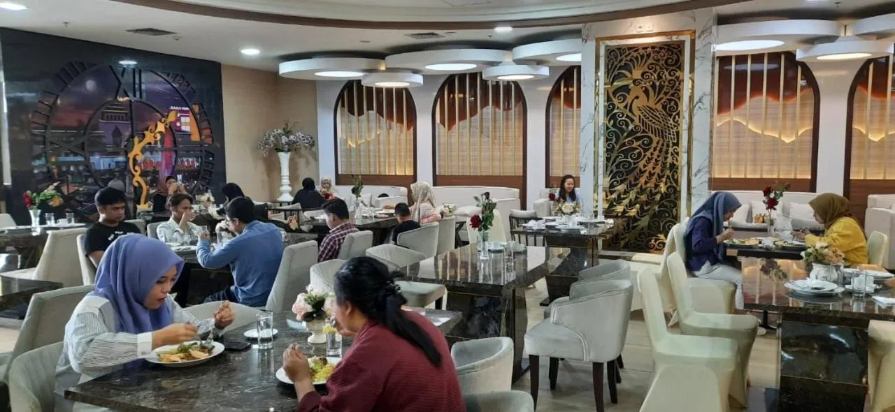 Restaurant/places to eat in Hotel Daily Inn Bandung
