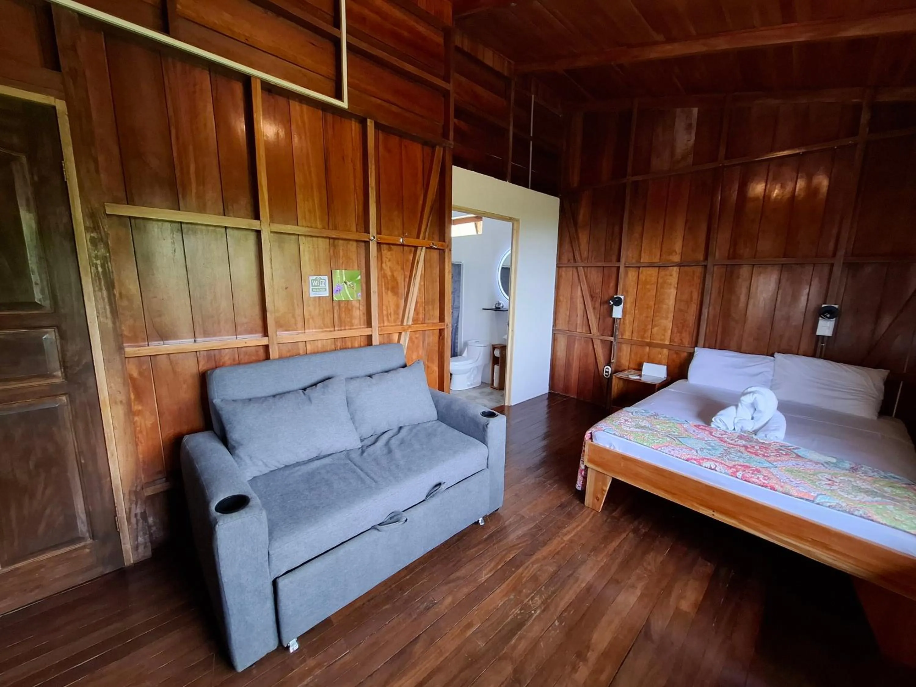 Bed in Birds & Breakfast Costa Rica