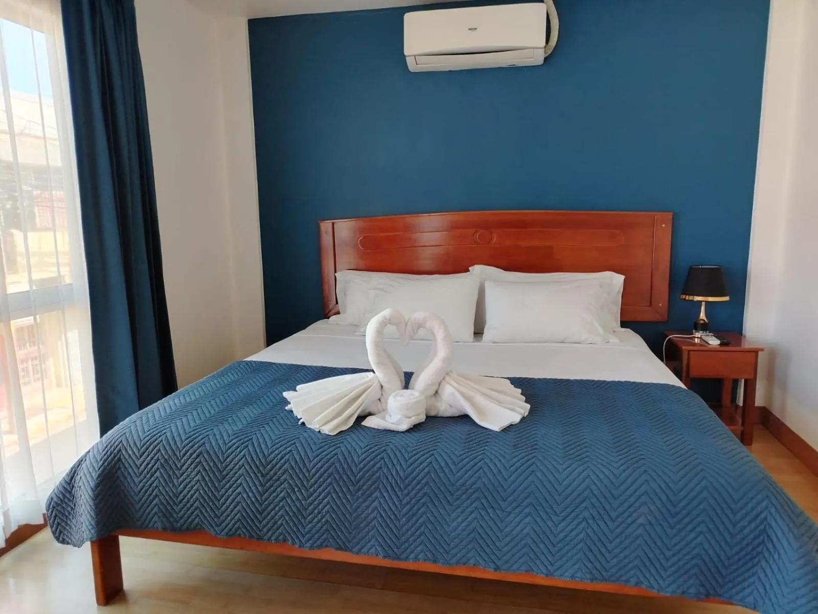 Property building, Bed in Park View Hotel & Restaurant