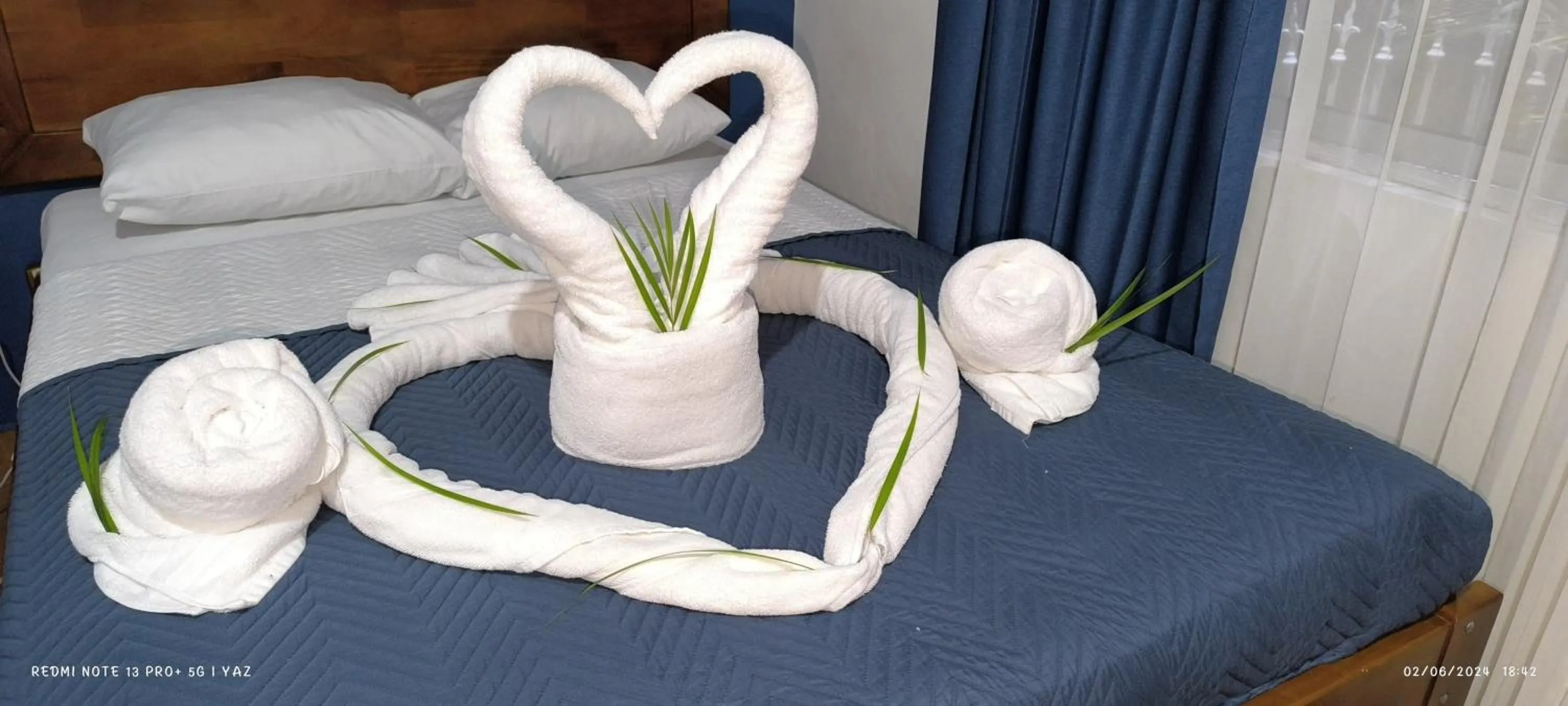 Bed in Park View Hotel & Restaurant