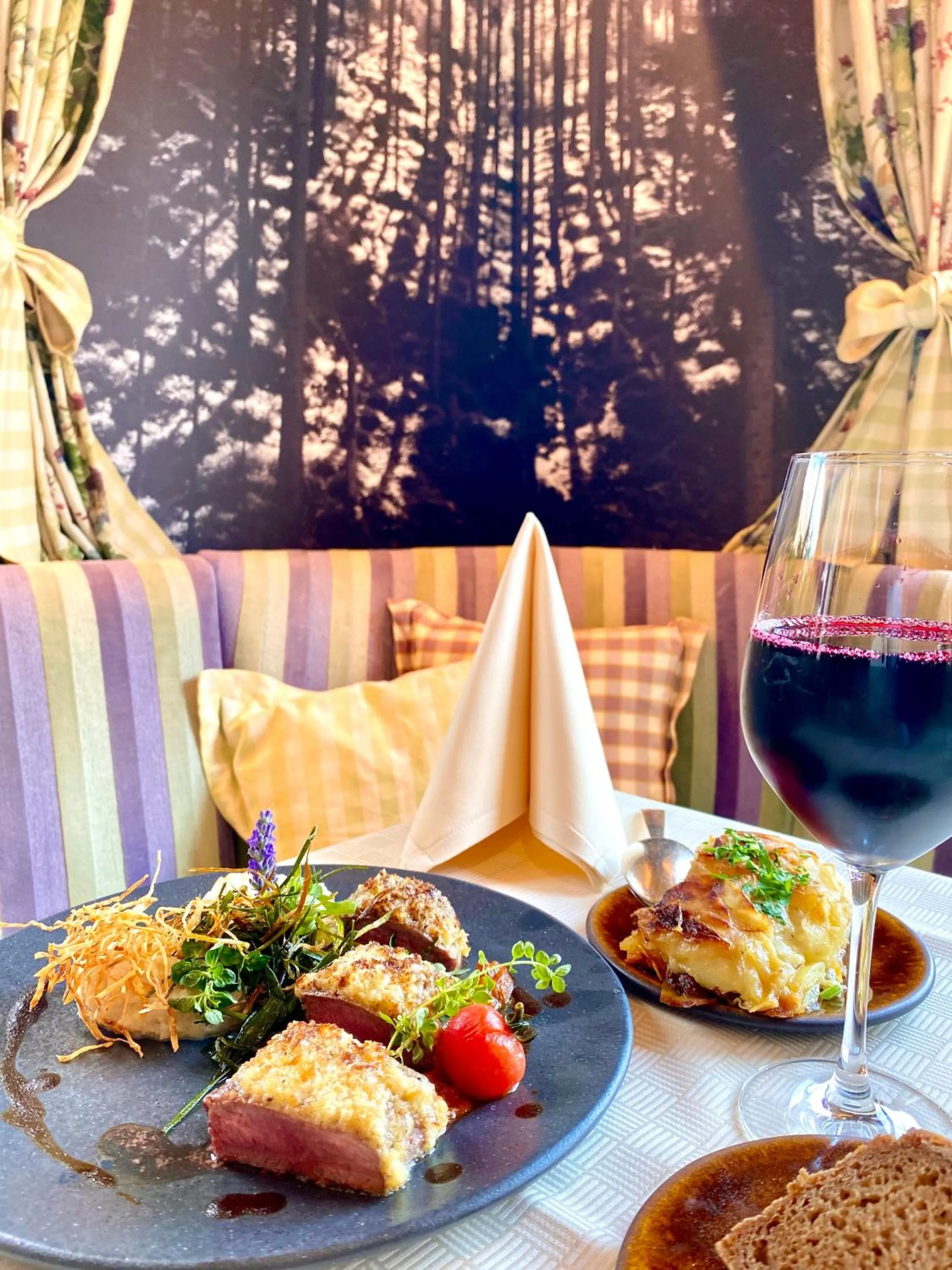 Food and drinks in Hotel Lamm Baiersbronn Mitteltal