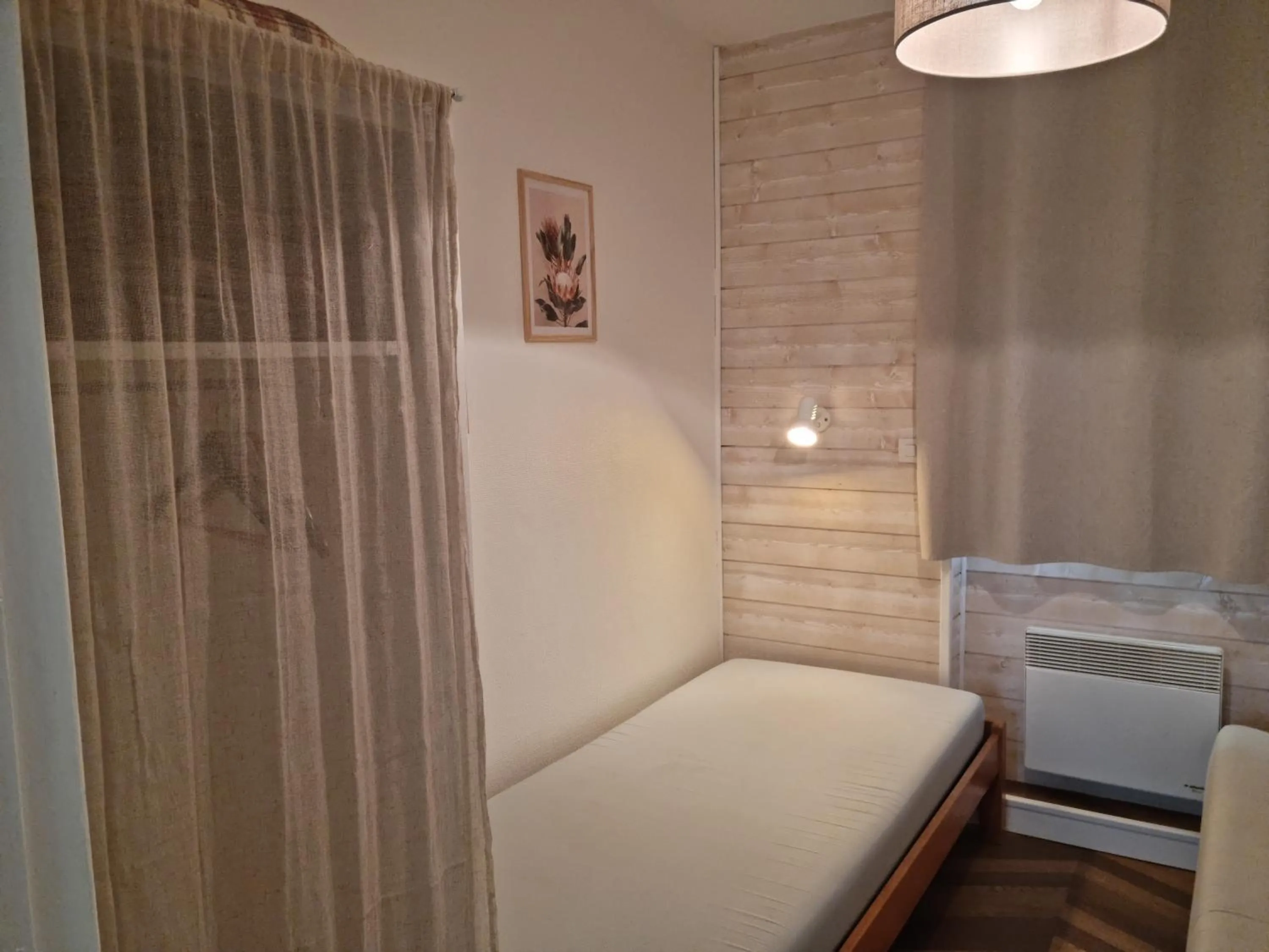 Bed in Hôtel Eden Lake