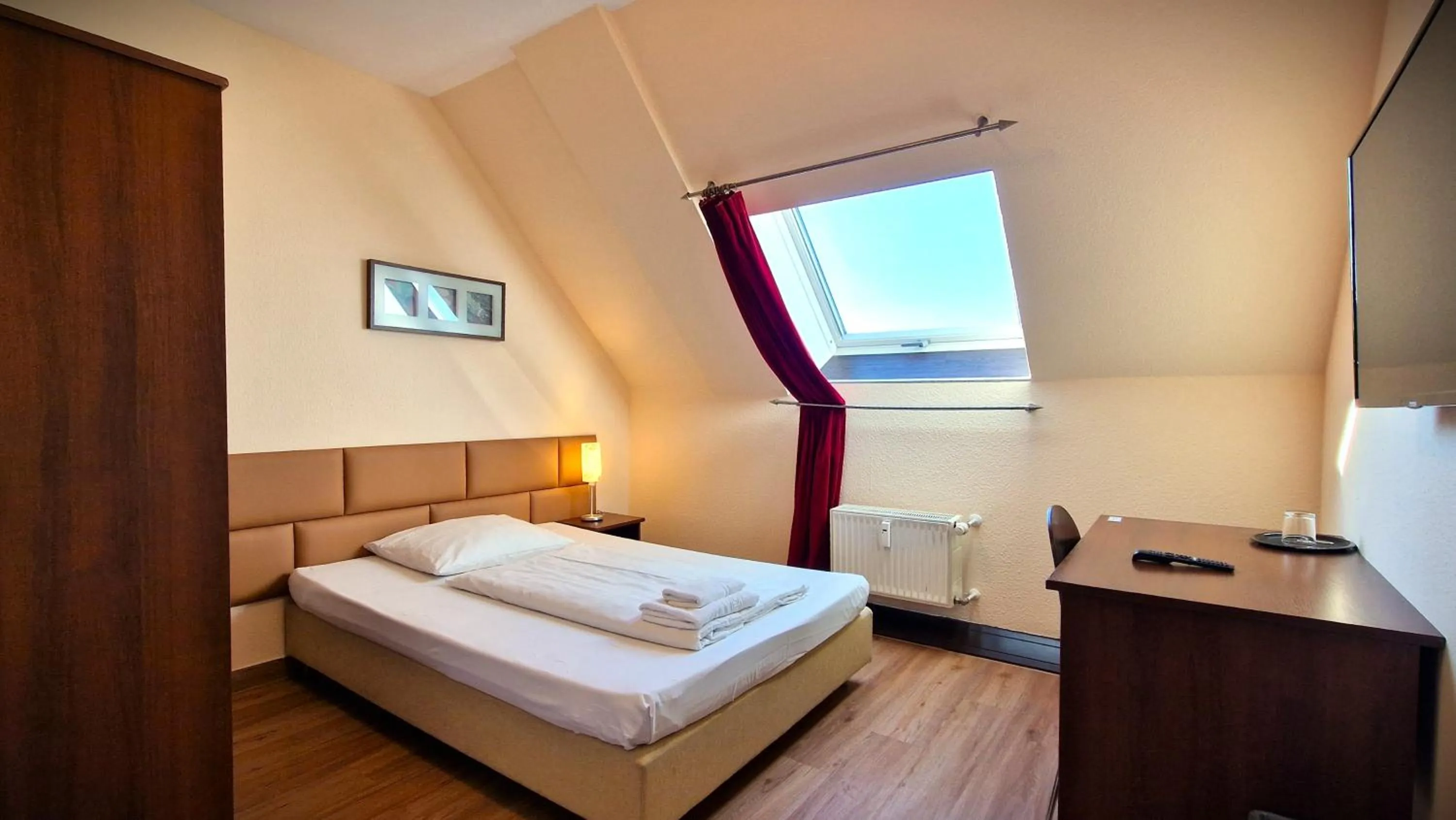 Photo of the whole room in Mikon Eastgate Hotel - City Centre