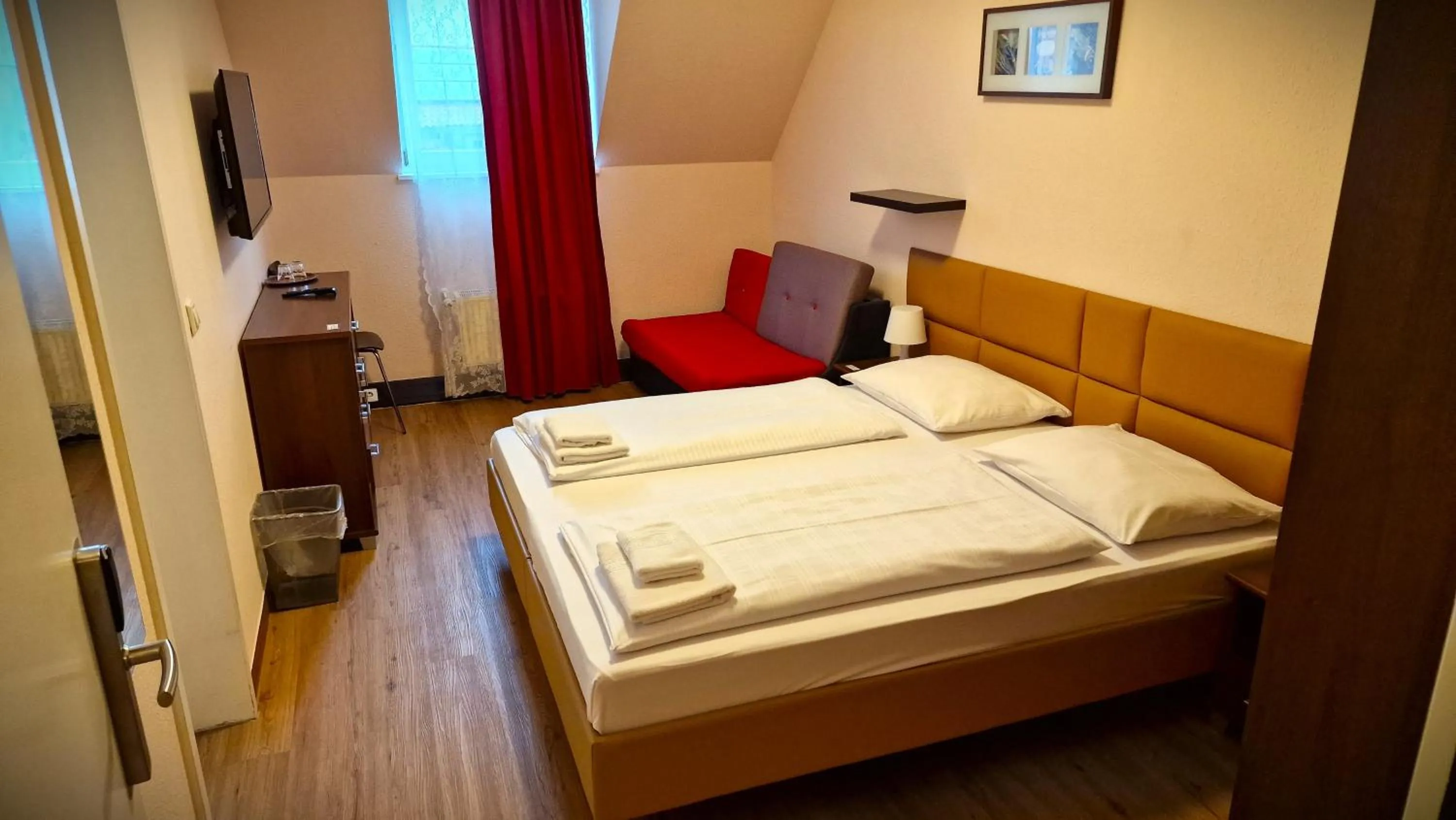 Photo of the whole room in Mikon Eastgate Hotel - City Centre